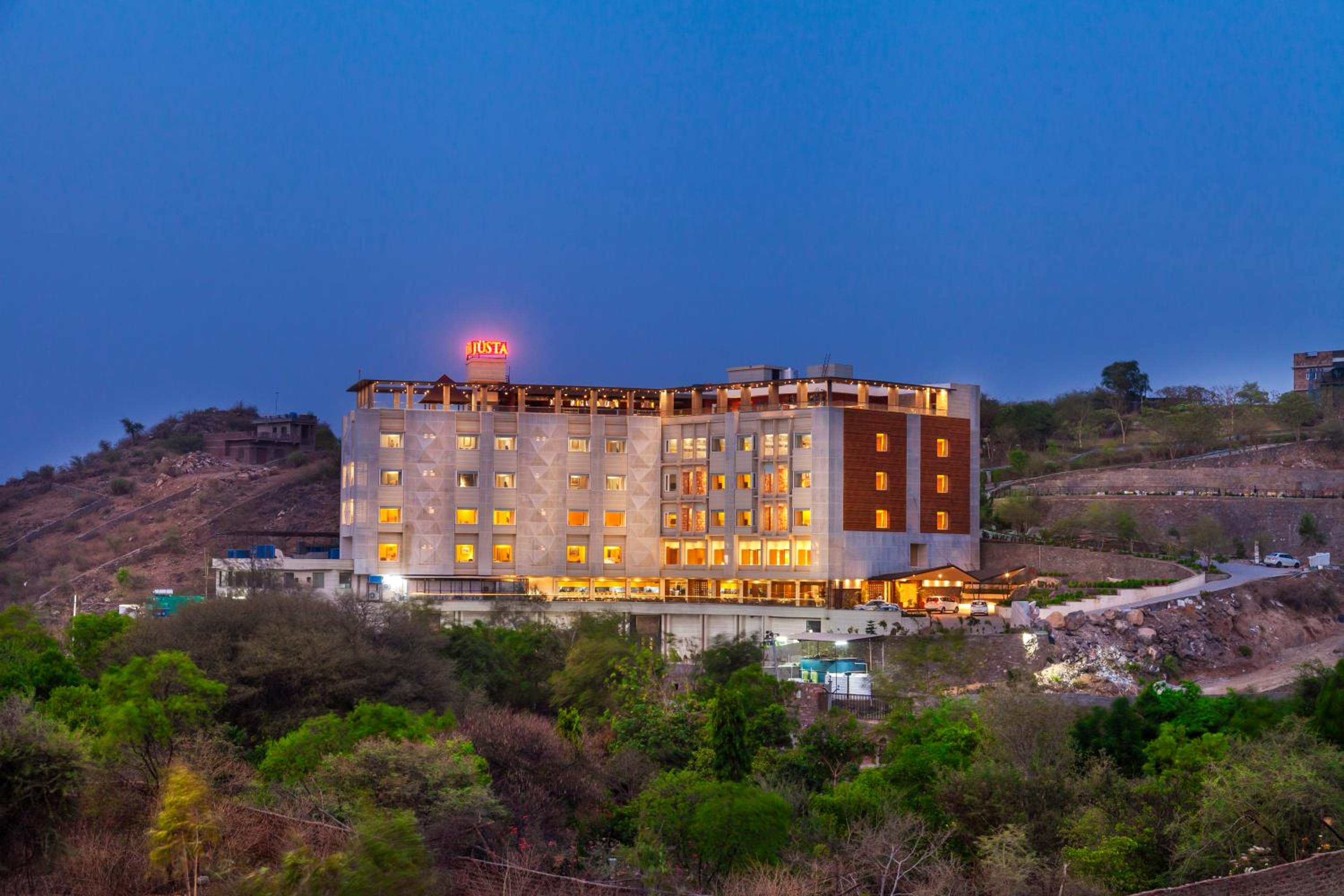 juSTa Luxe Sajjangarh Resort & Spa, Udaipur