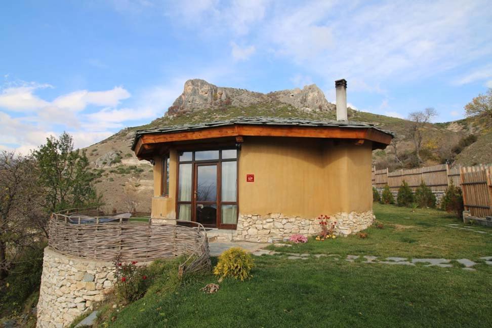 Eco Village Under the Cliffs