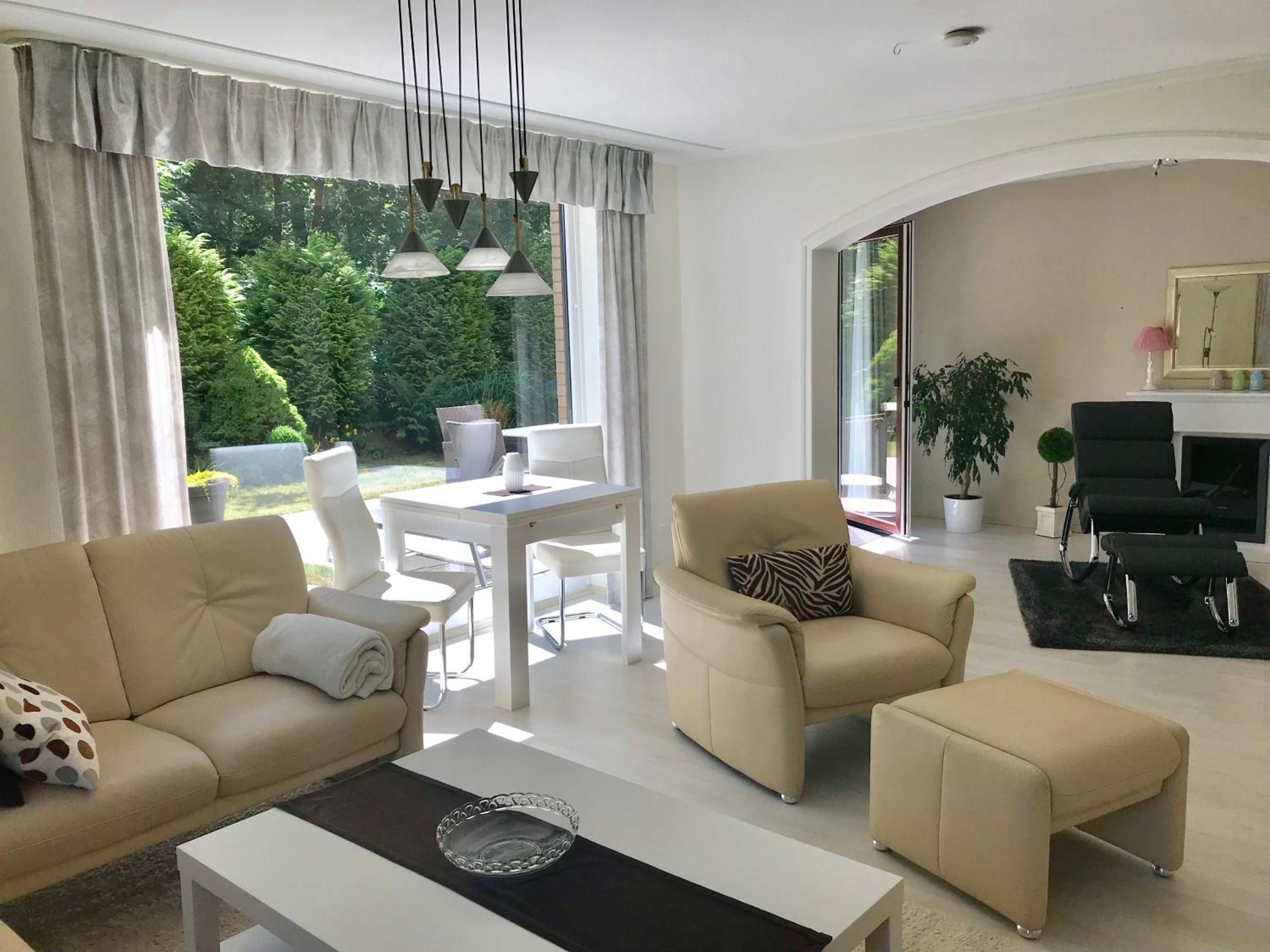 FeWo im Grünen mit Terrasse und Garten - gratis Therme