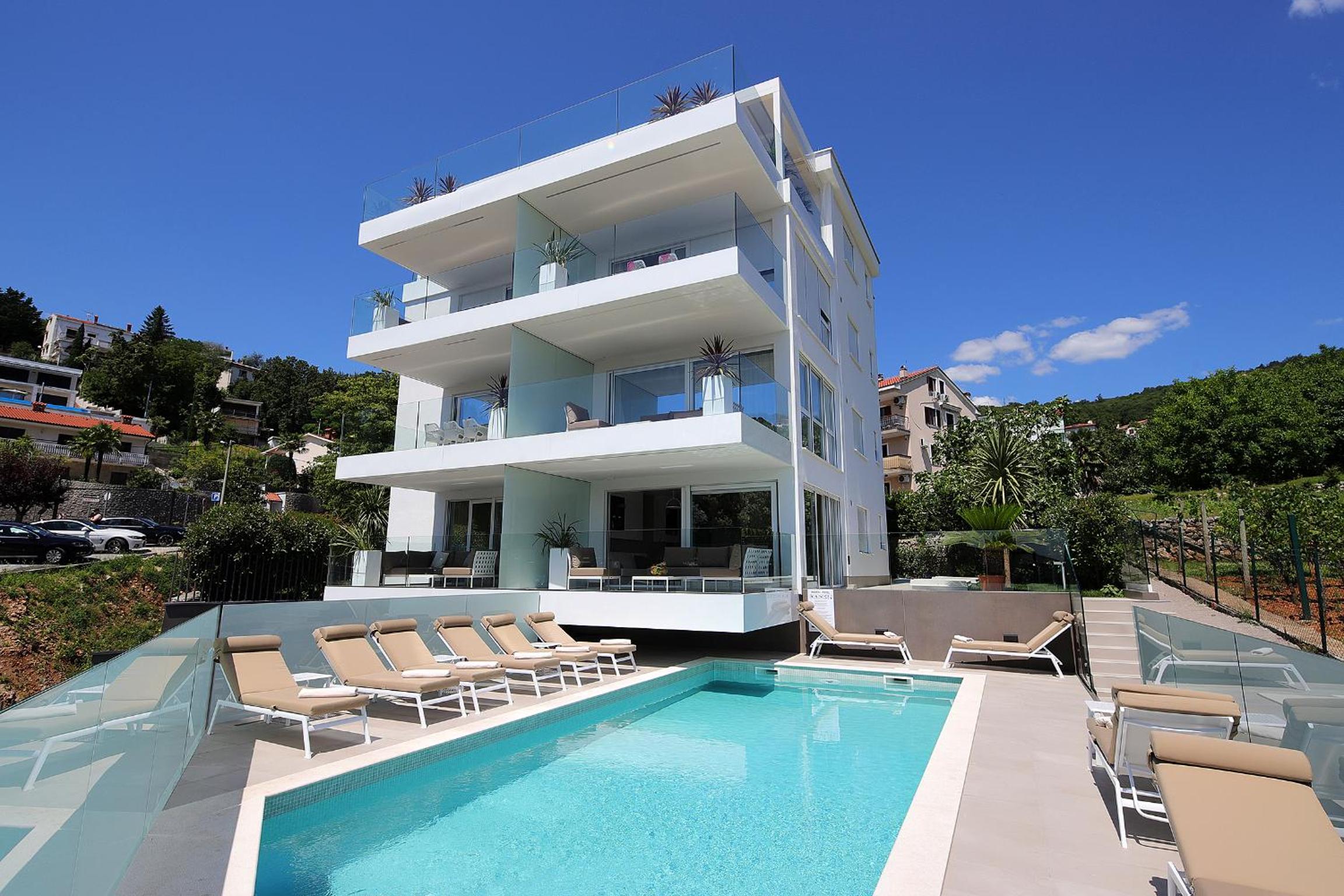 Hotel New apartment with swimming pool near the beach - Image 1
