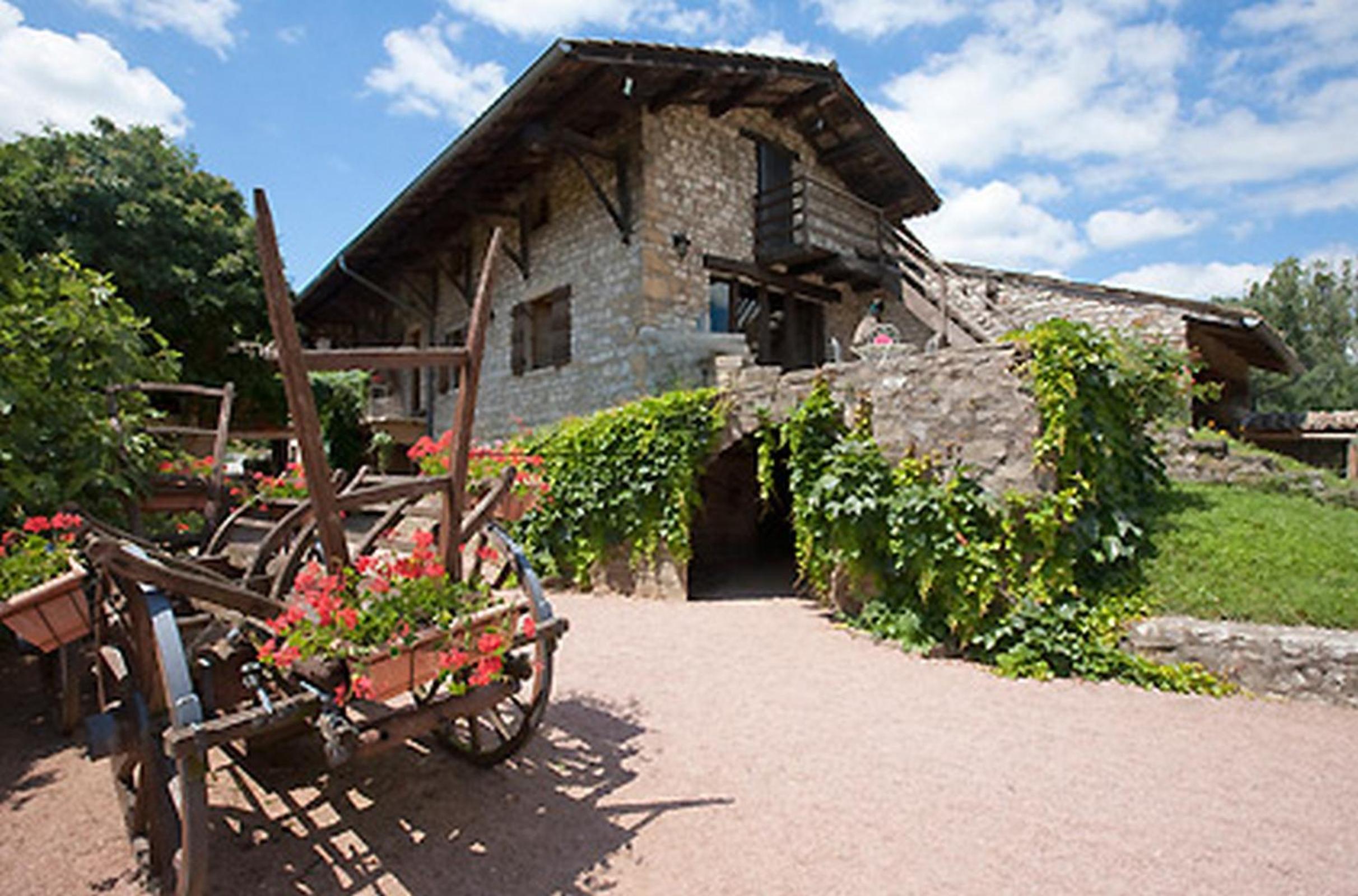 Logis Hôtel Restaurant La Vieille Ferme, Mâcon Nord view 5