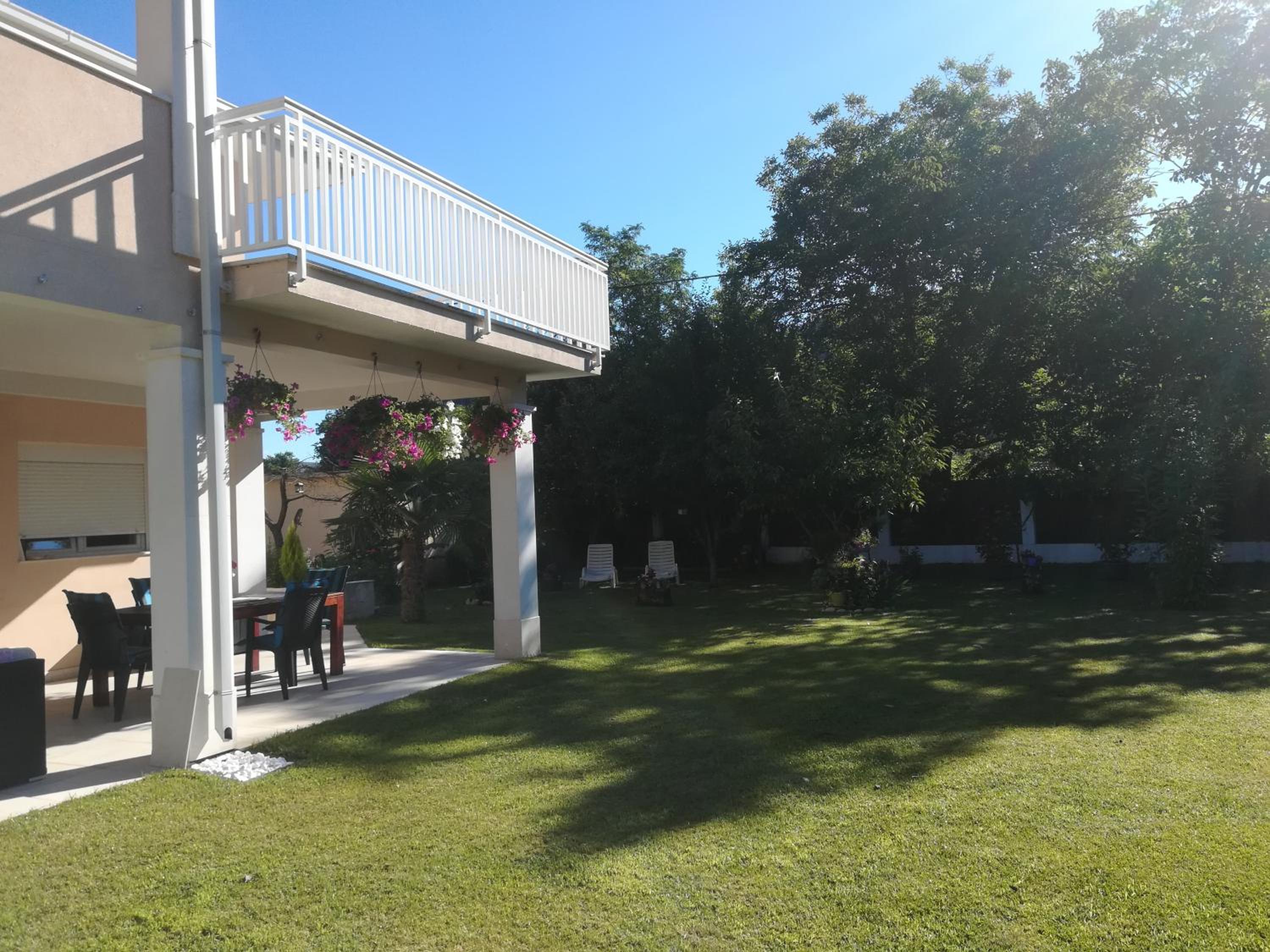Riverside Guesthouse
