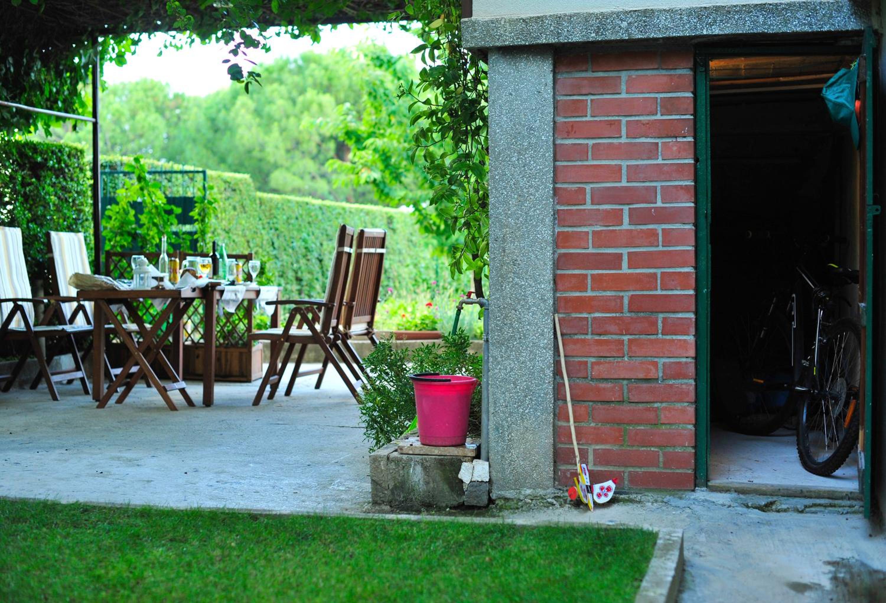 Green Garden Apartment photo 2