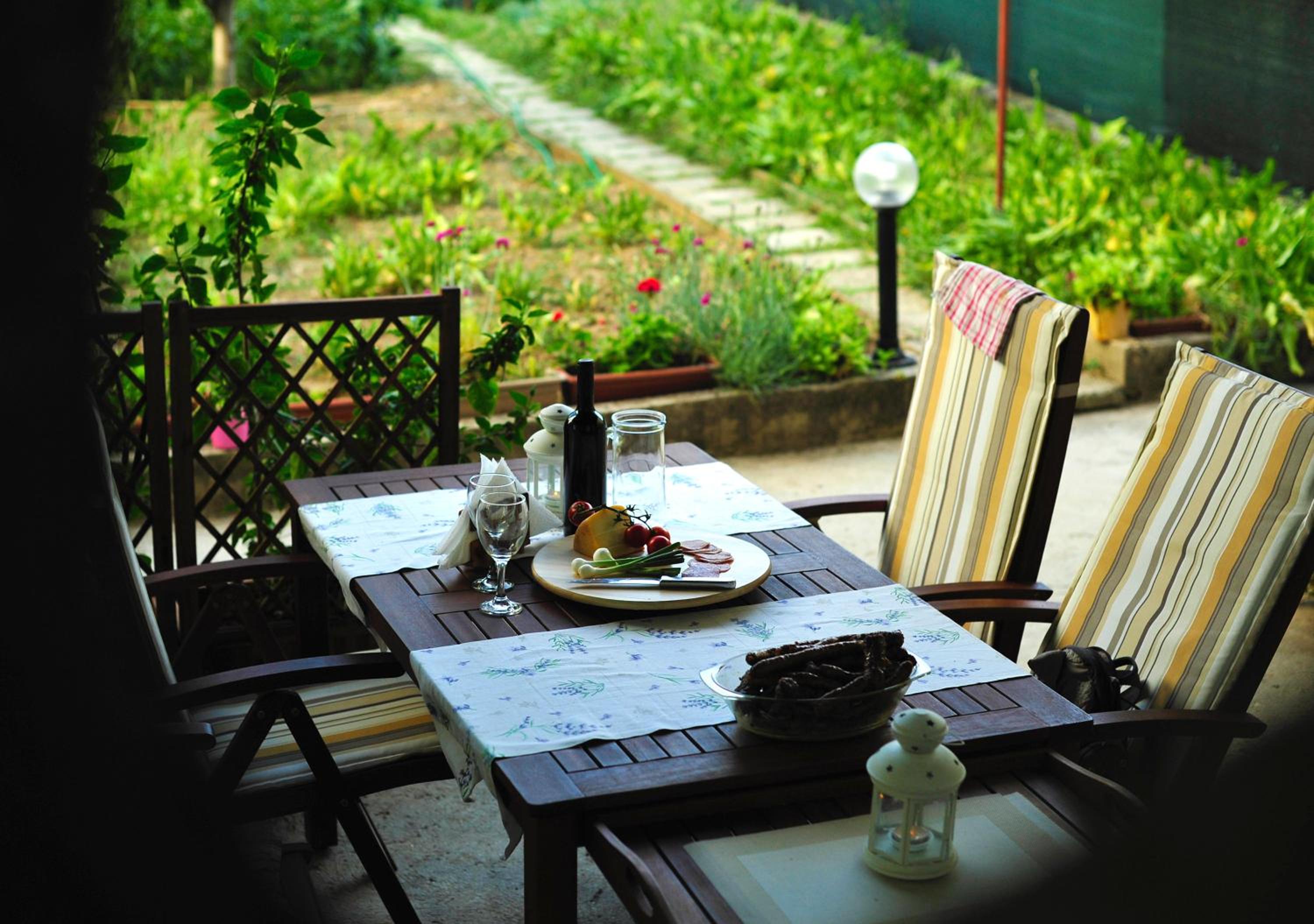 Green Garden Apartment photo 3
