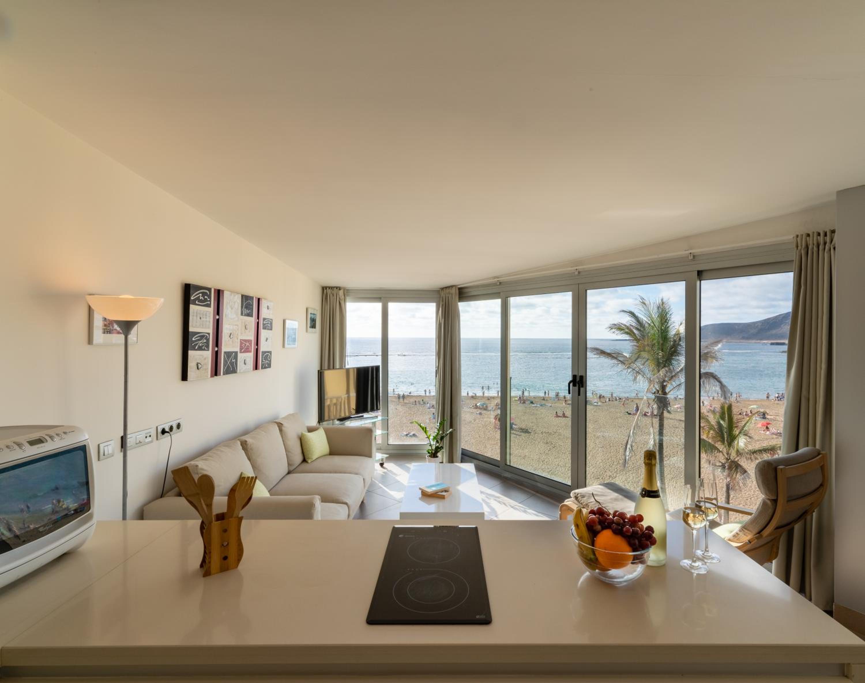 Living Las Canteras Homes - BEACHFRONT PLAYA GRANDE view 4