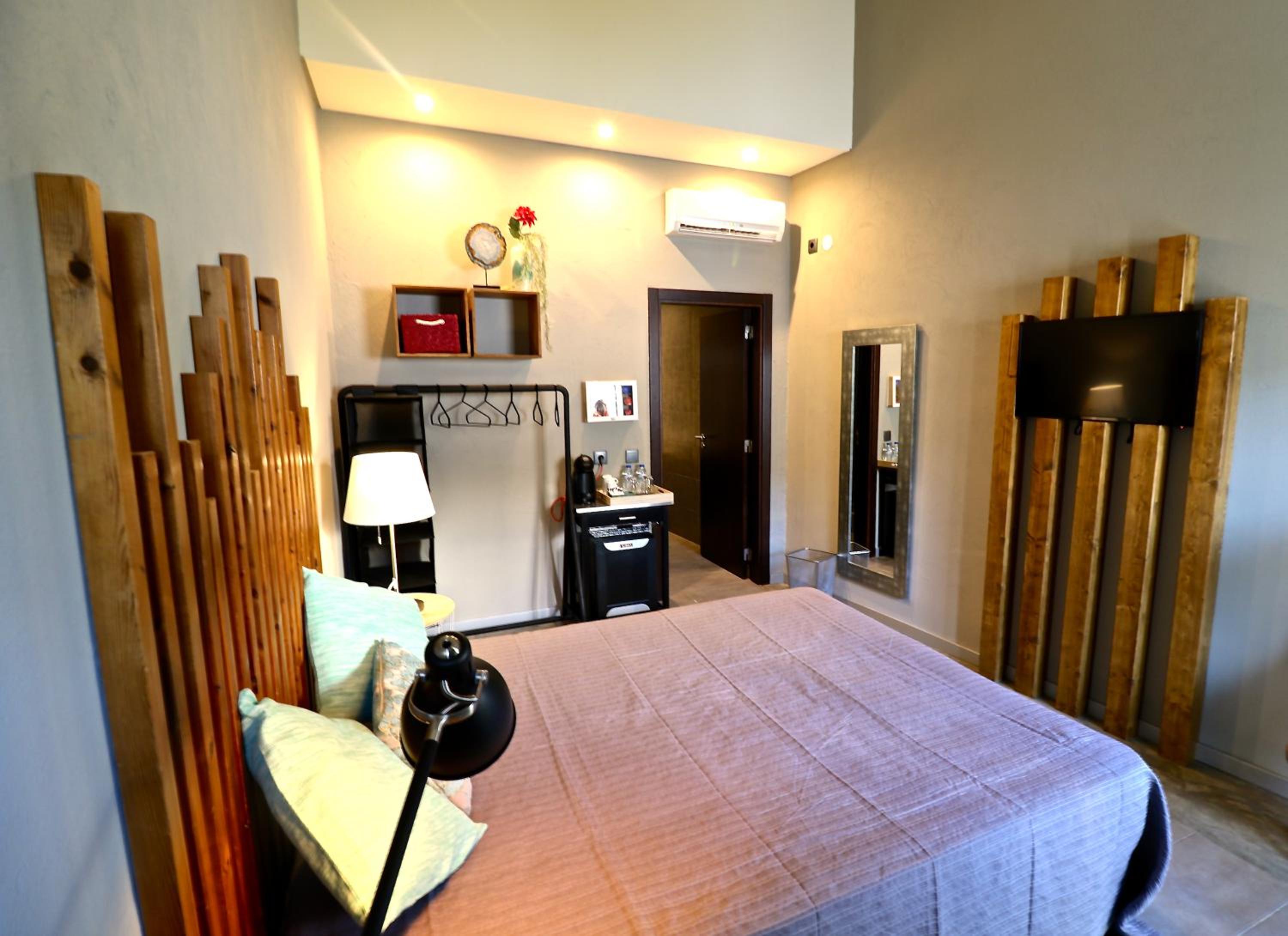 Lost & Found - Guesthouse & Suites