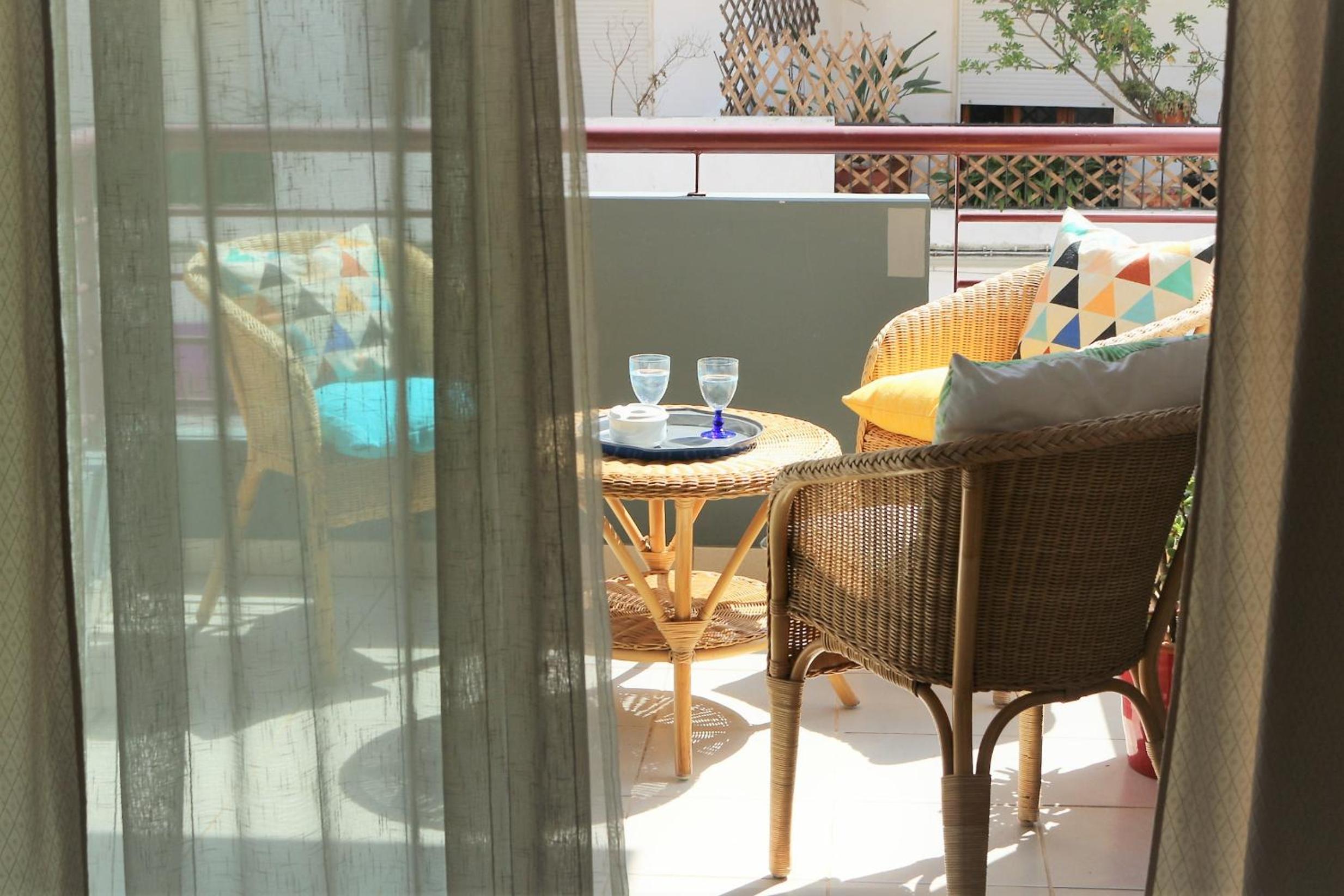 Tropical 2 BDR Apt in Lagos Centre by LovelyStay view 2