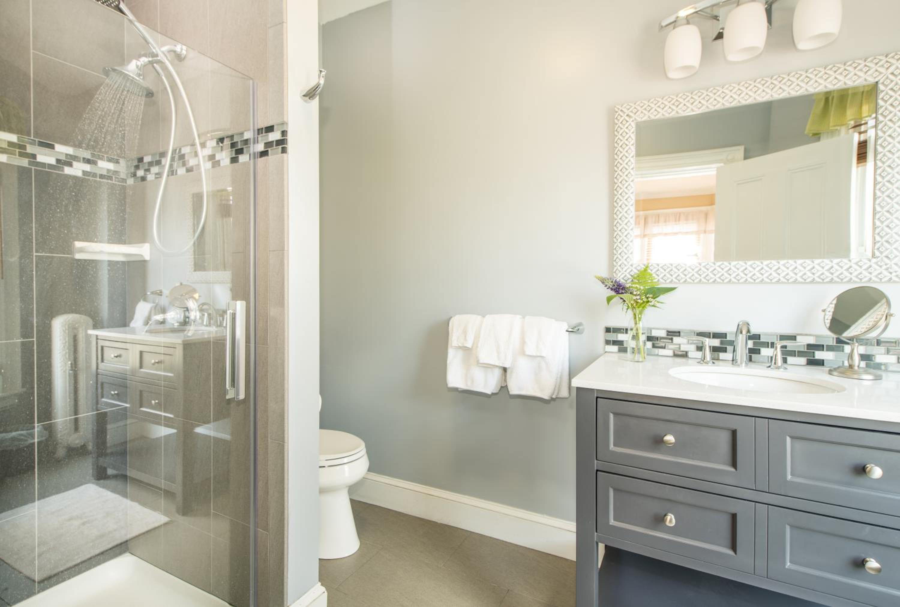 Portland Vacations - The Chadwick Bed and Breakfast - Property Image 16