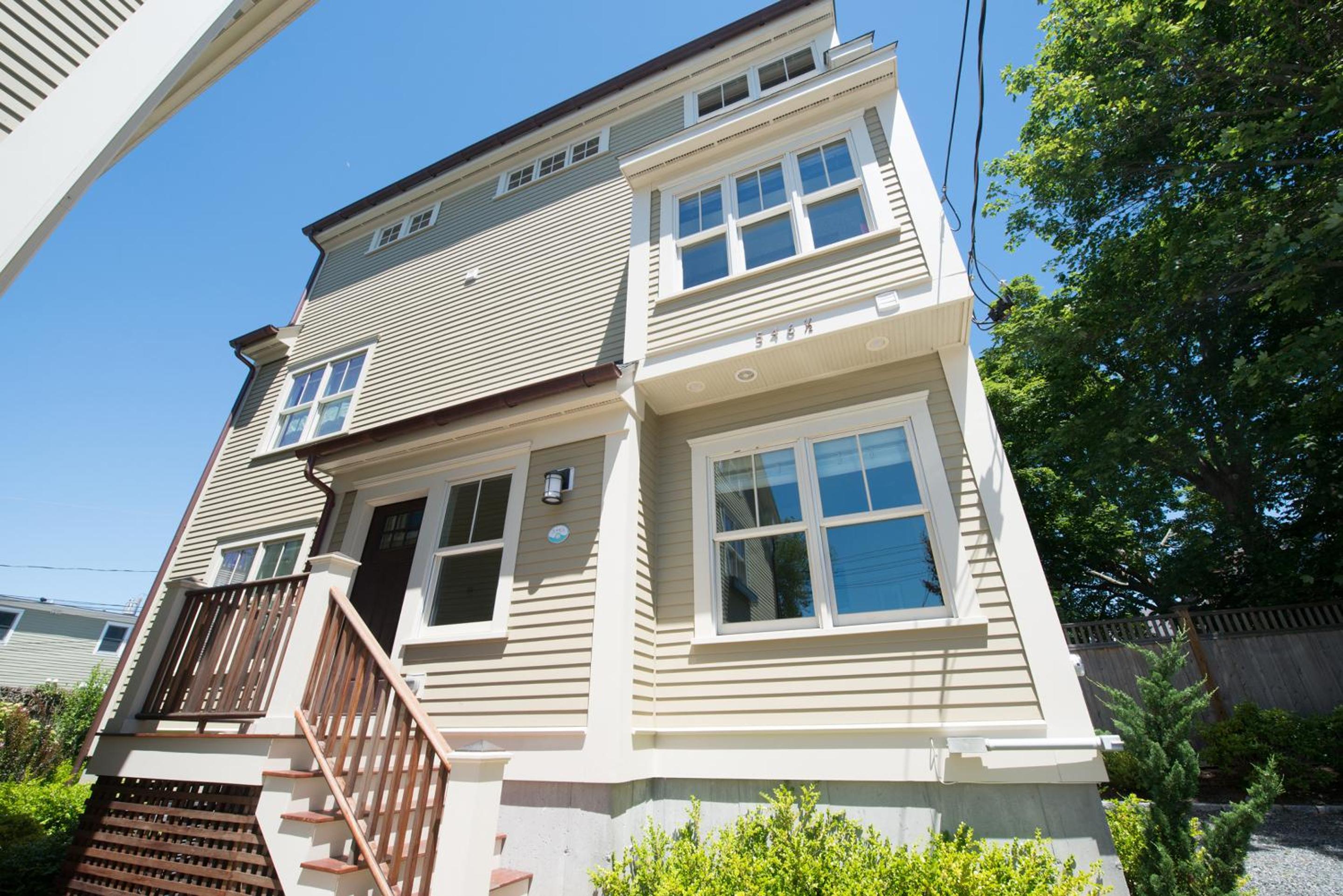 The Newport Lofts - 546 Thames Street