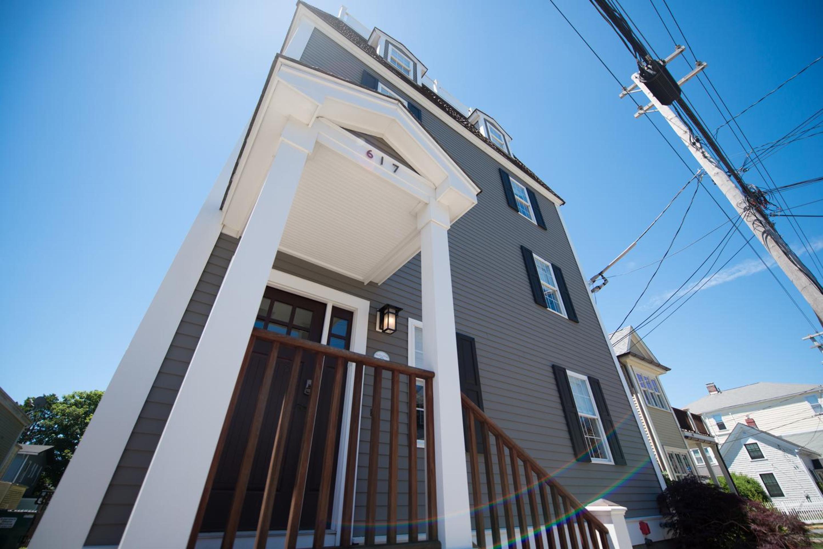 The Newport Lofts - 617 Thames Street