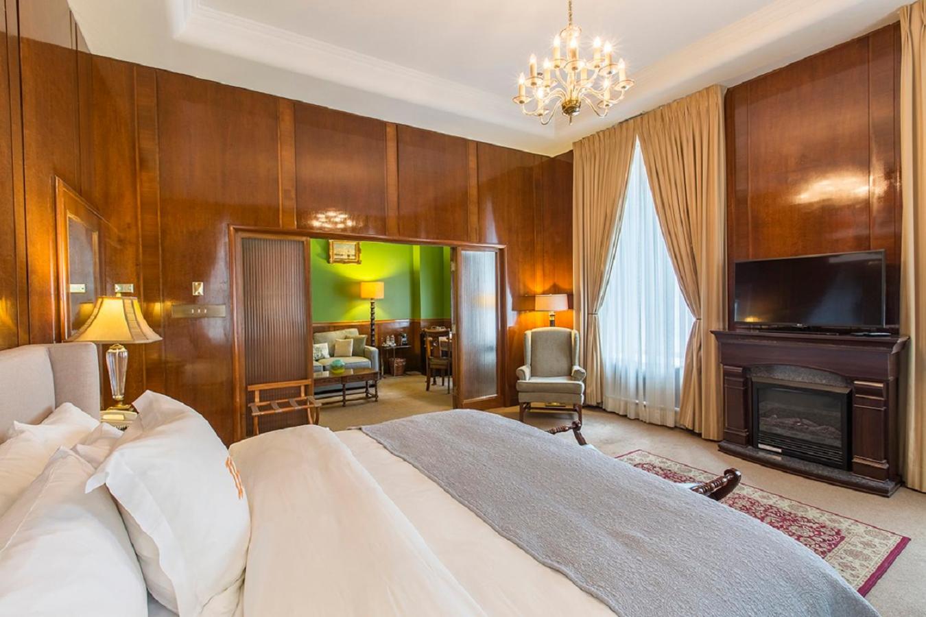 LHotel-3