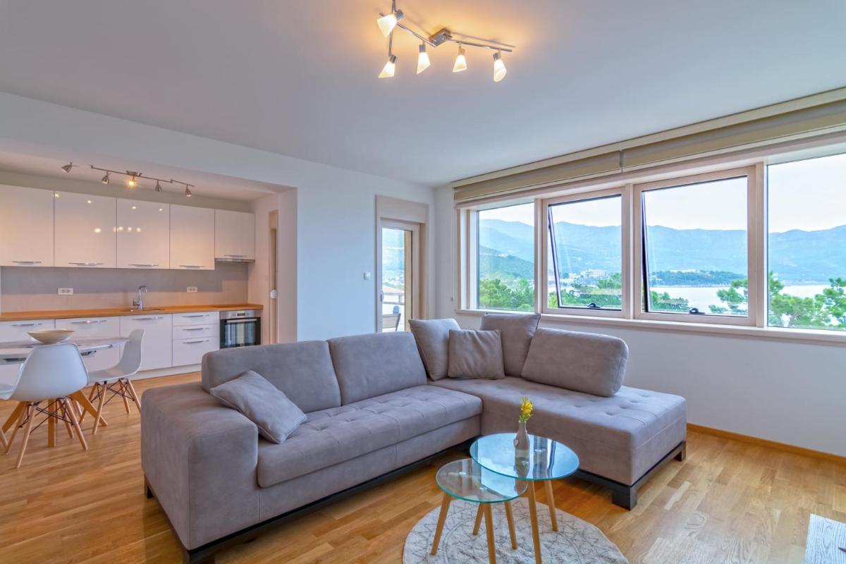 Luxury Seaside Apartments photo 4