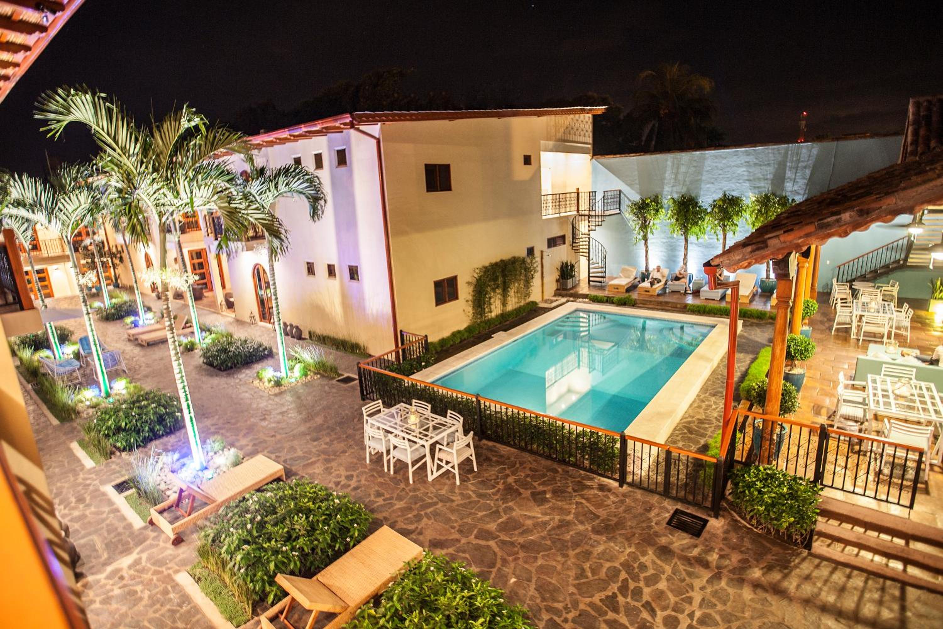 Hotel Plaza Marbella Granada - Image 1