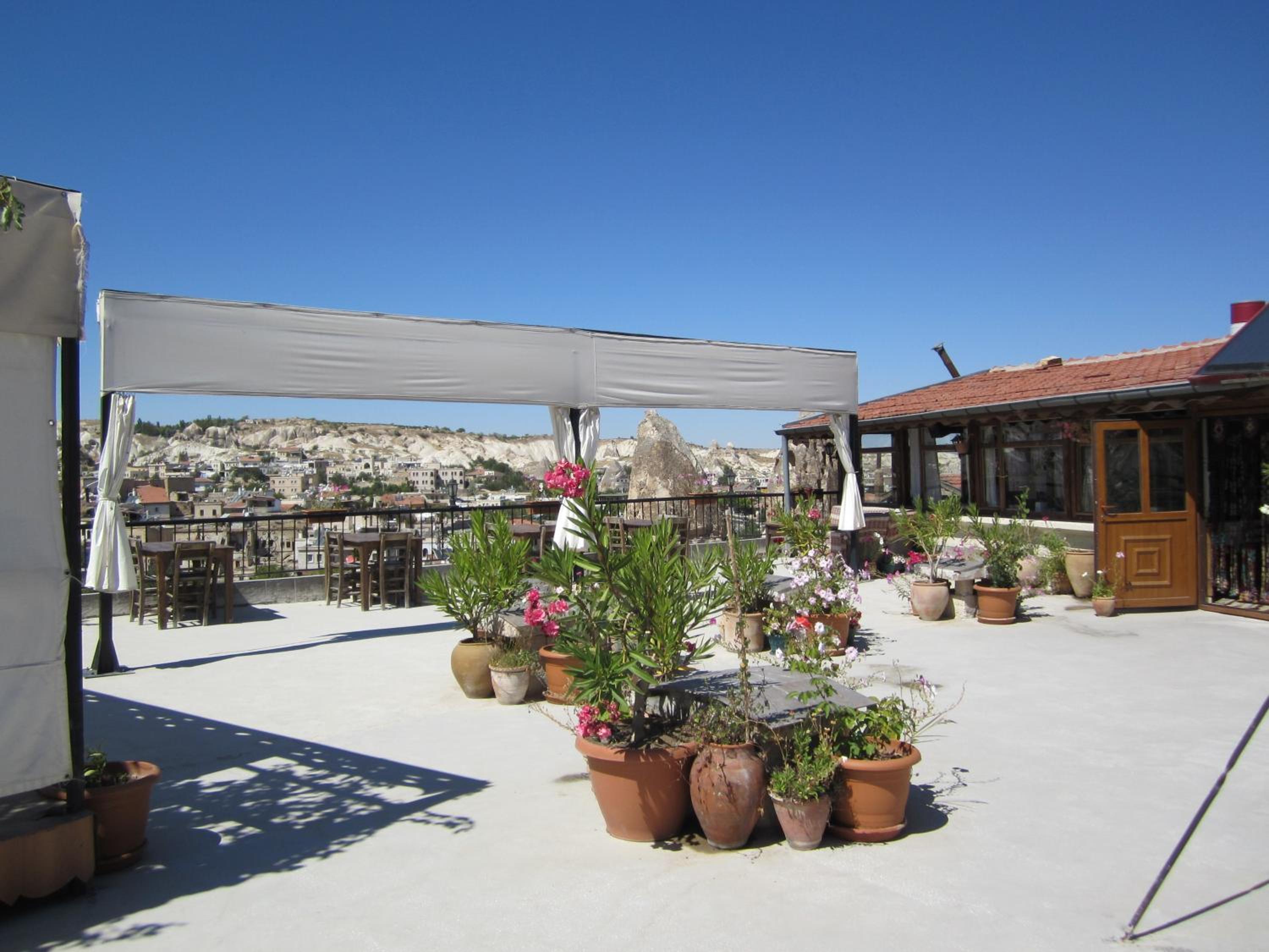 Arch Palace - Image 11