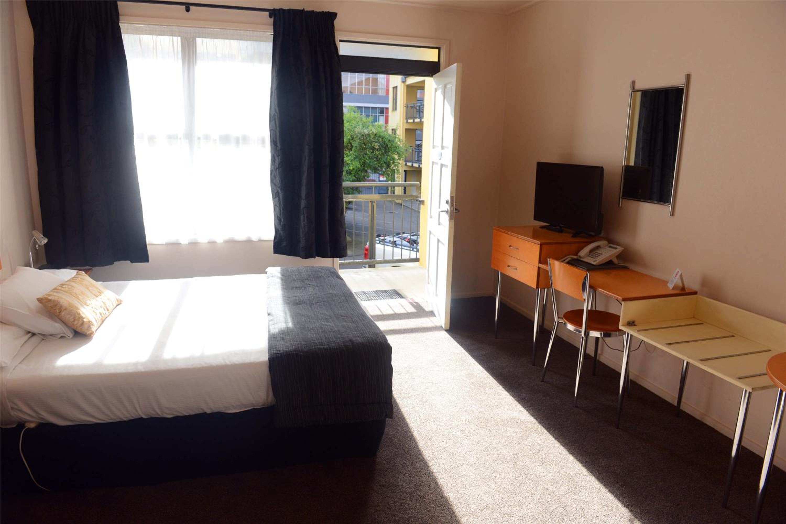 Victoria Court Motor Lodge - Free Parking