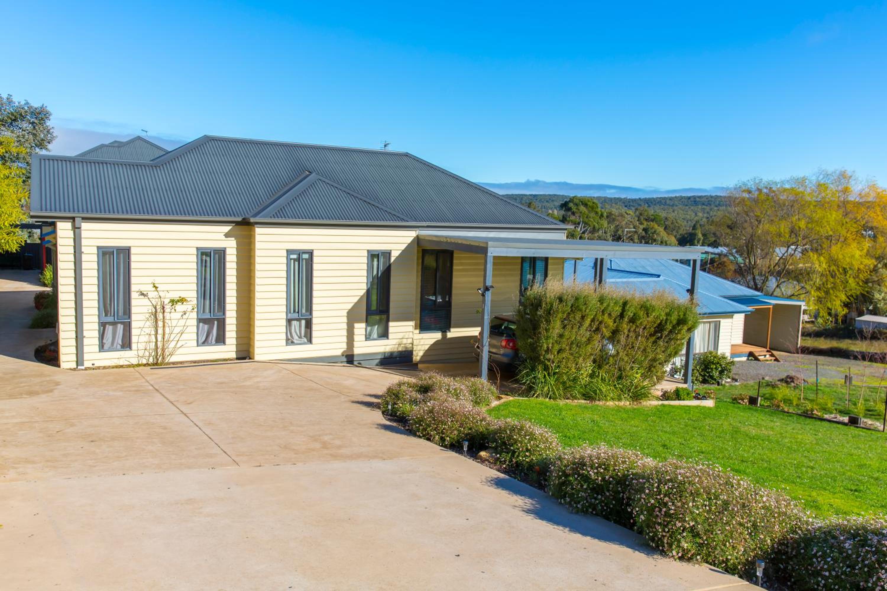 Alfies on Albert Daylesford