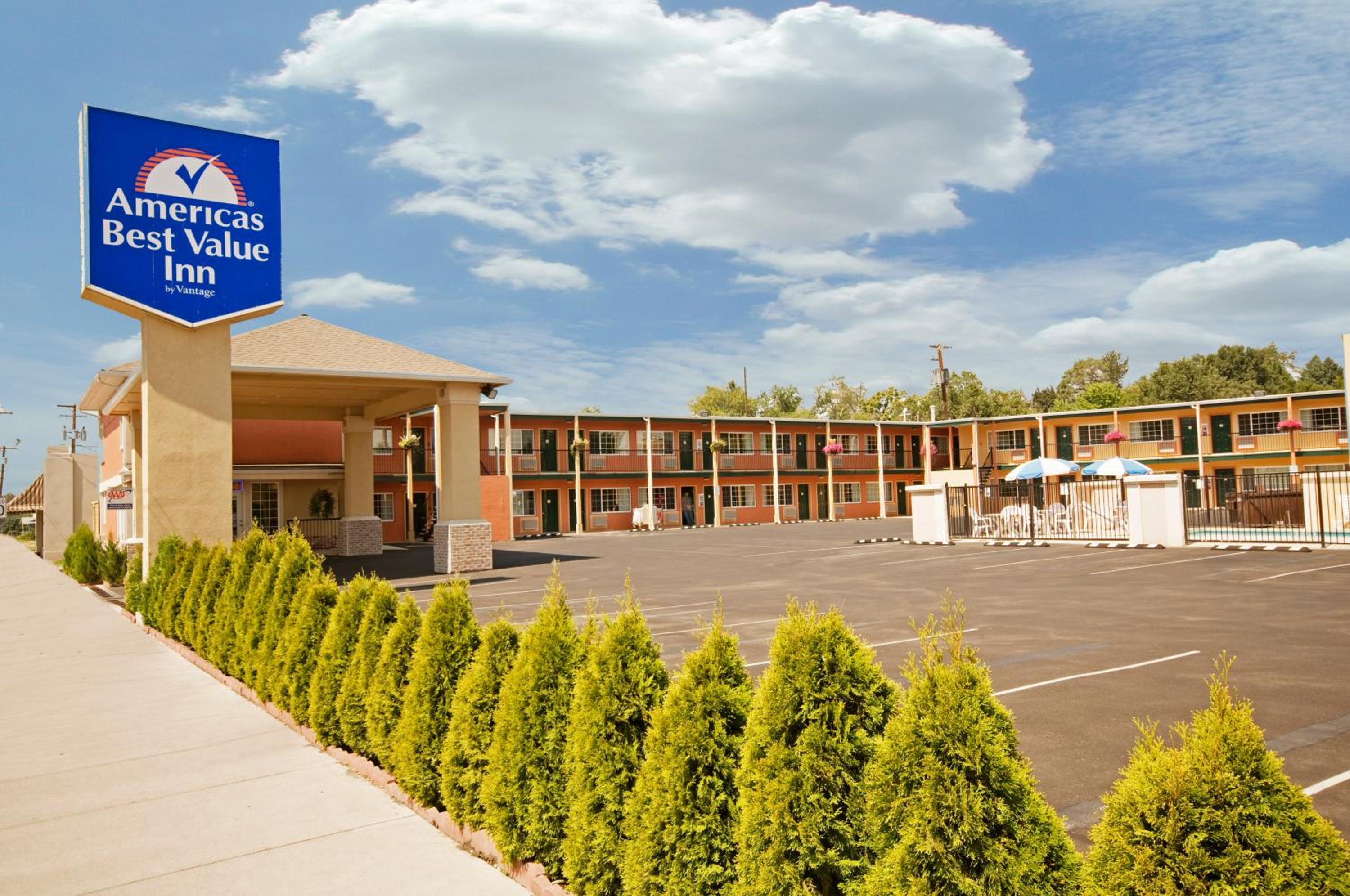 Americas Best Value Inn - Pendleton view 3