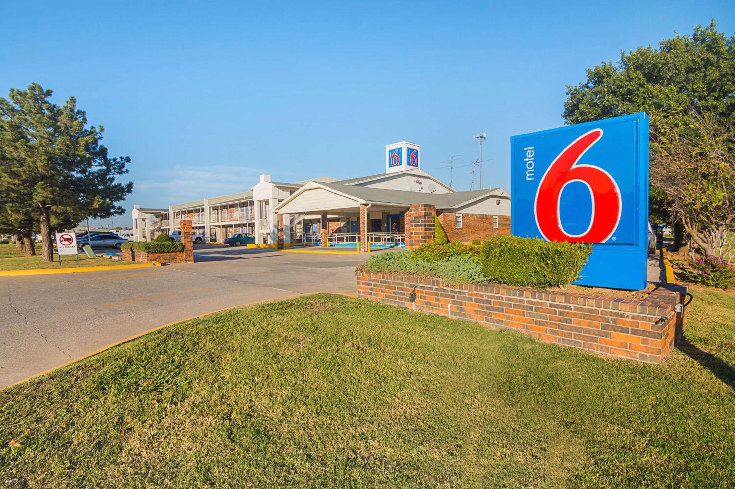 Lawton Vacations - Motel 6-Lawton, OK - Property Image 1