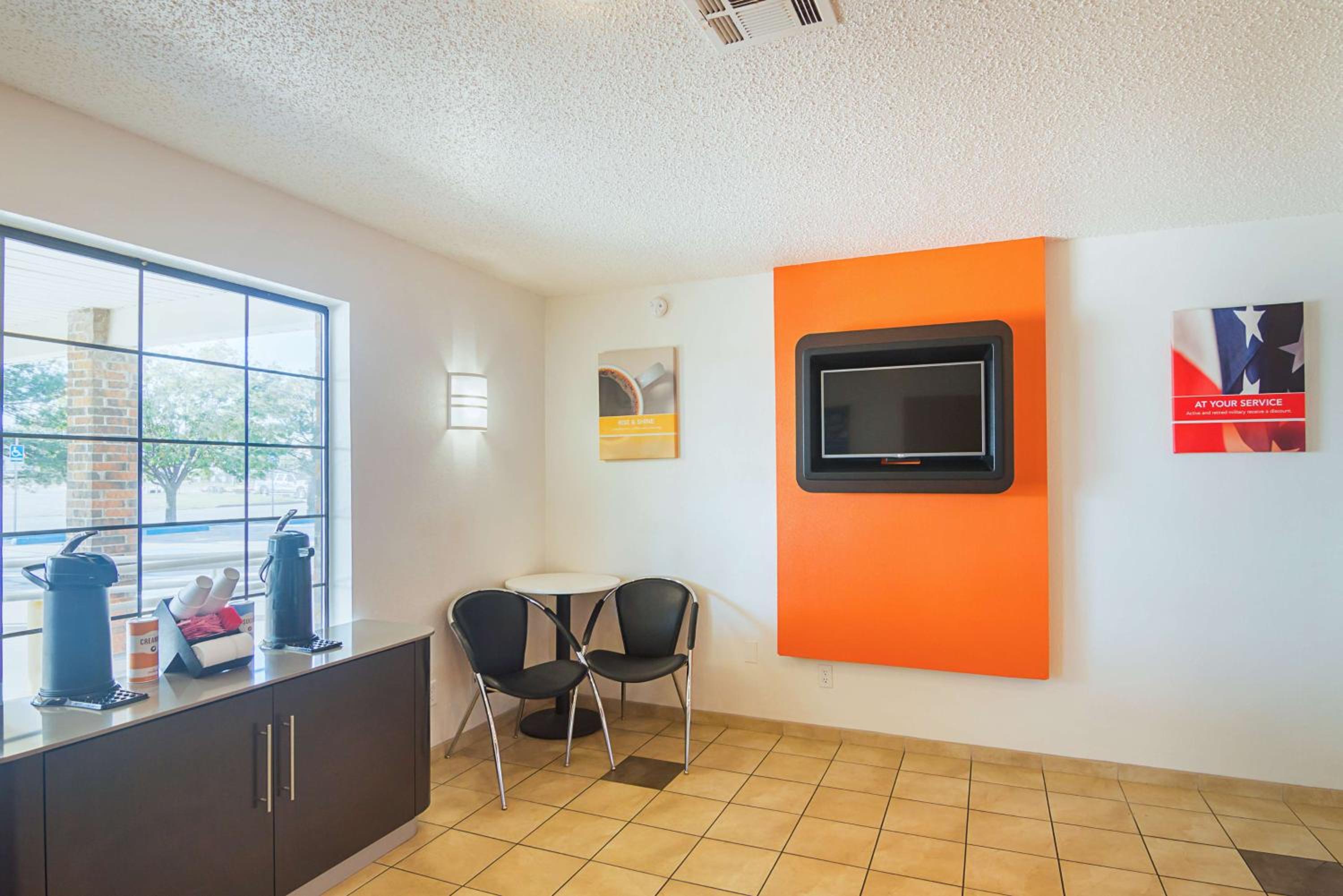 Lawton Vacations - Motel 6-Lawton, OK - Property Image 4