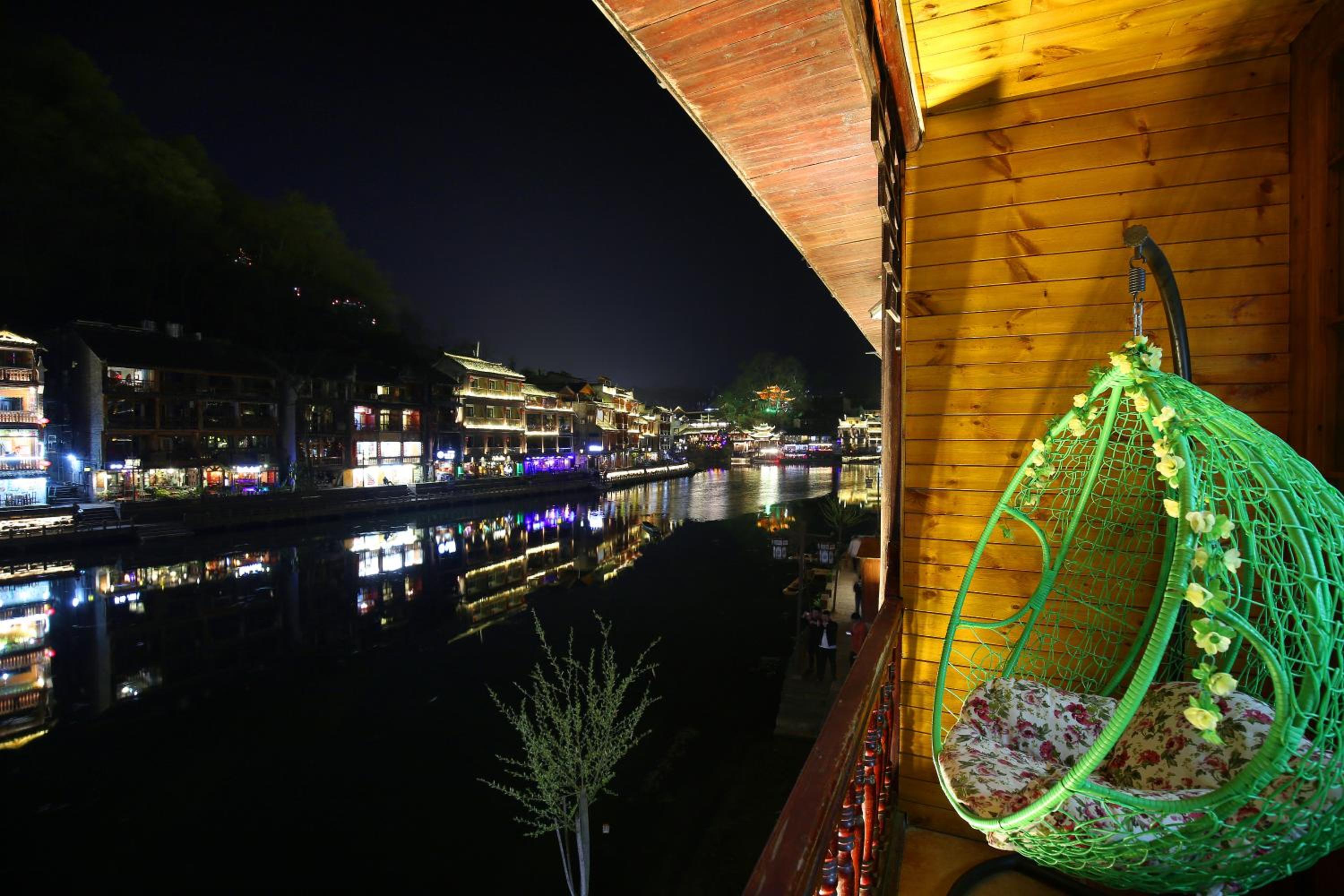 Phoenix Fuyuan Villa Riverside Hotel