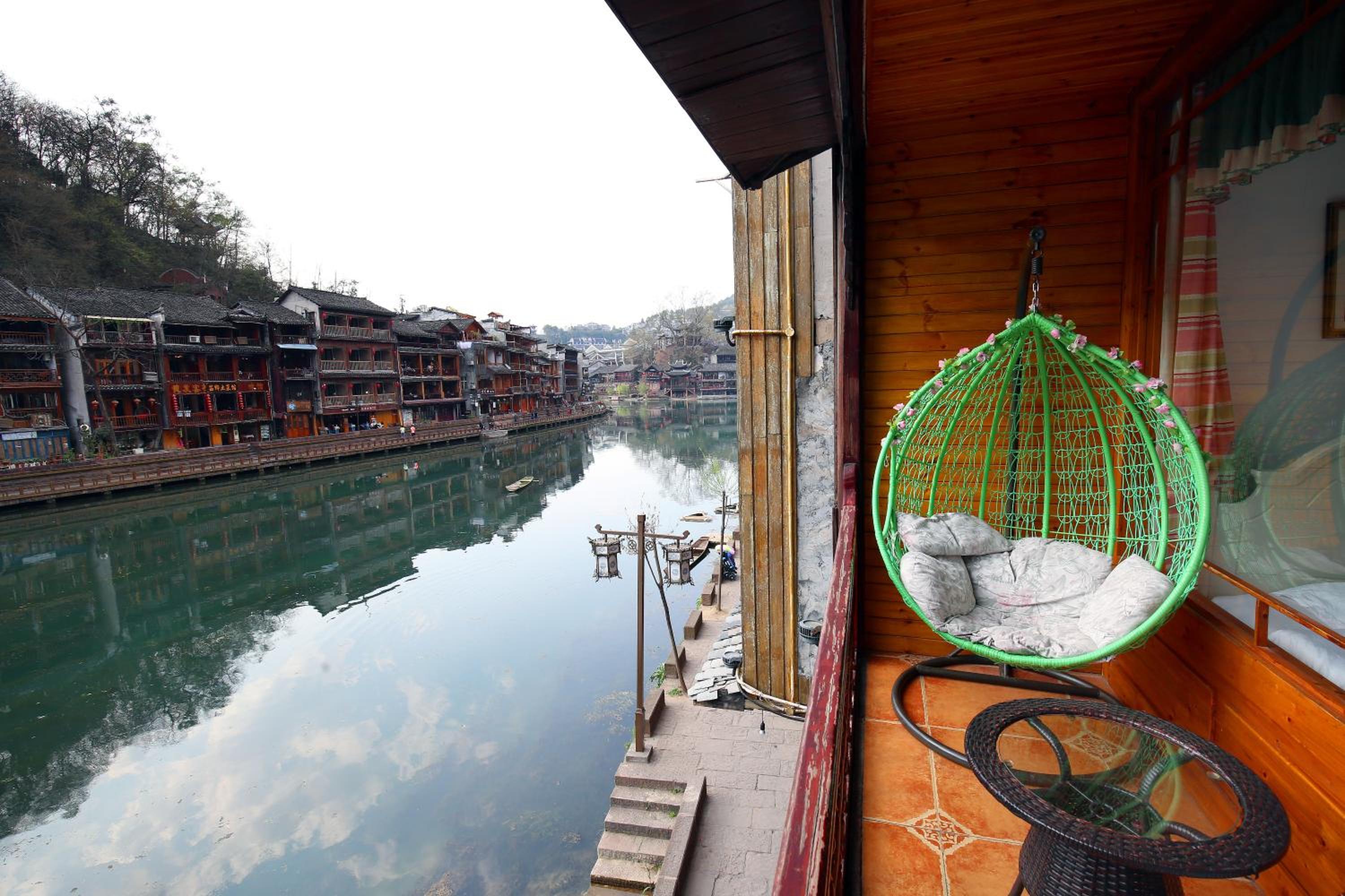 Phoenix Fuyuan Villa Riverside Hotel