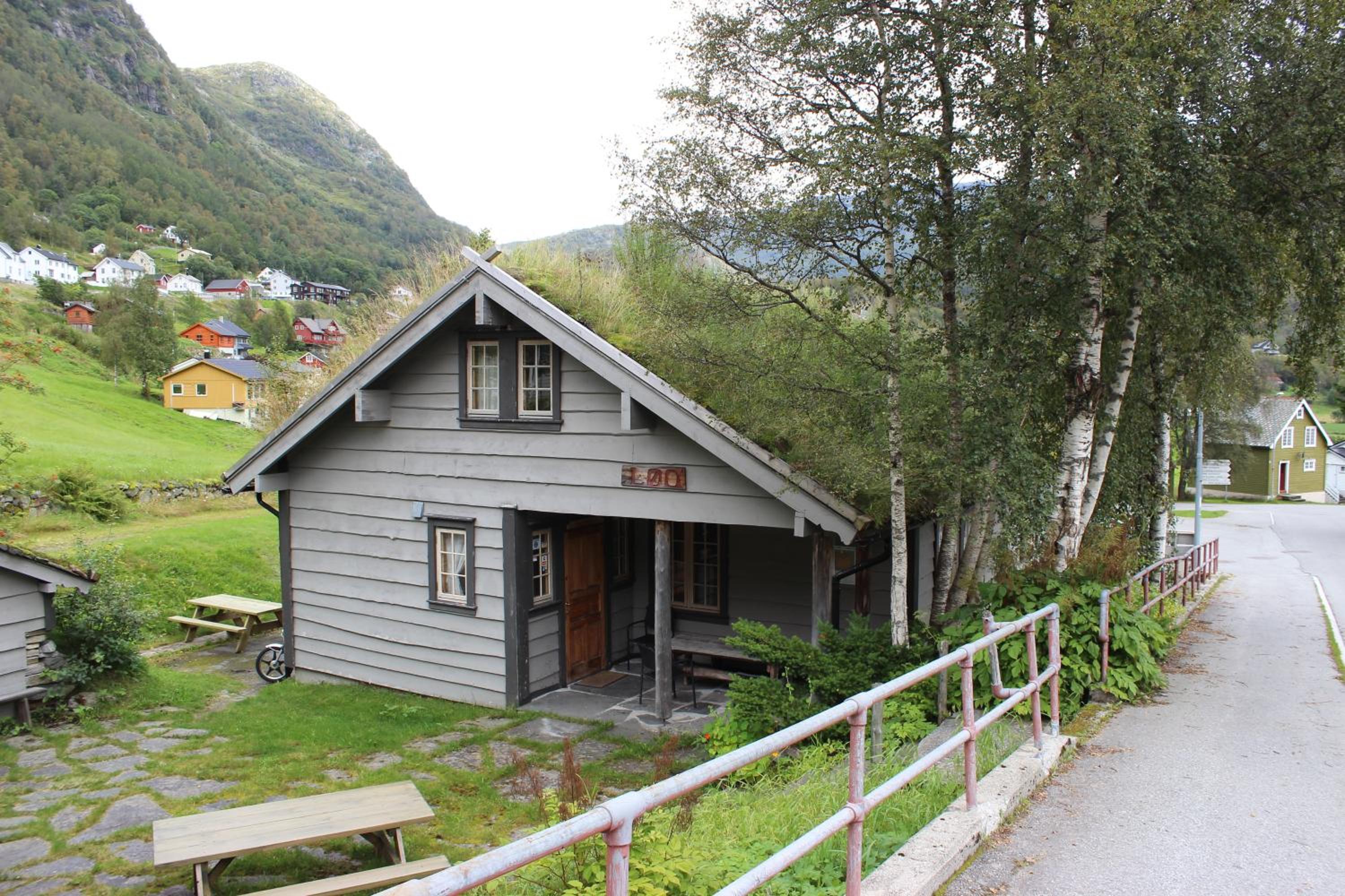 Photo 6