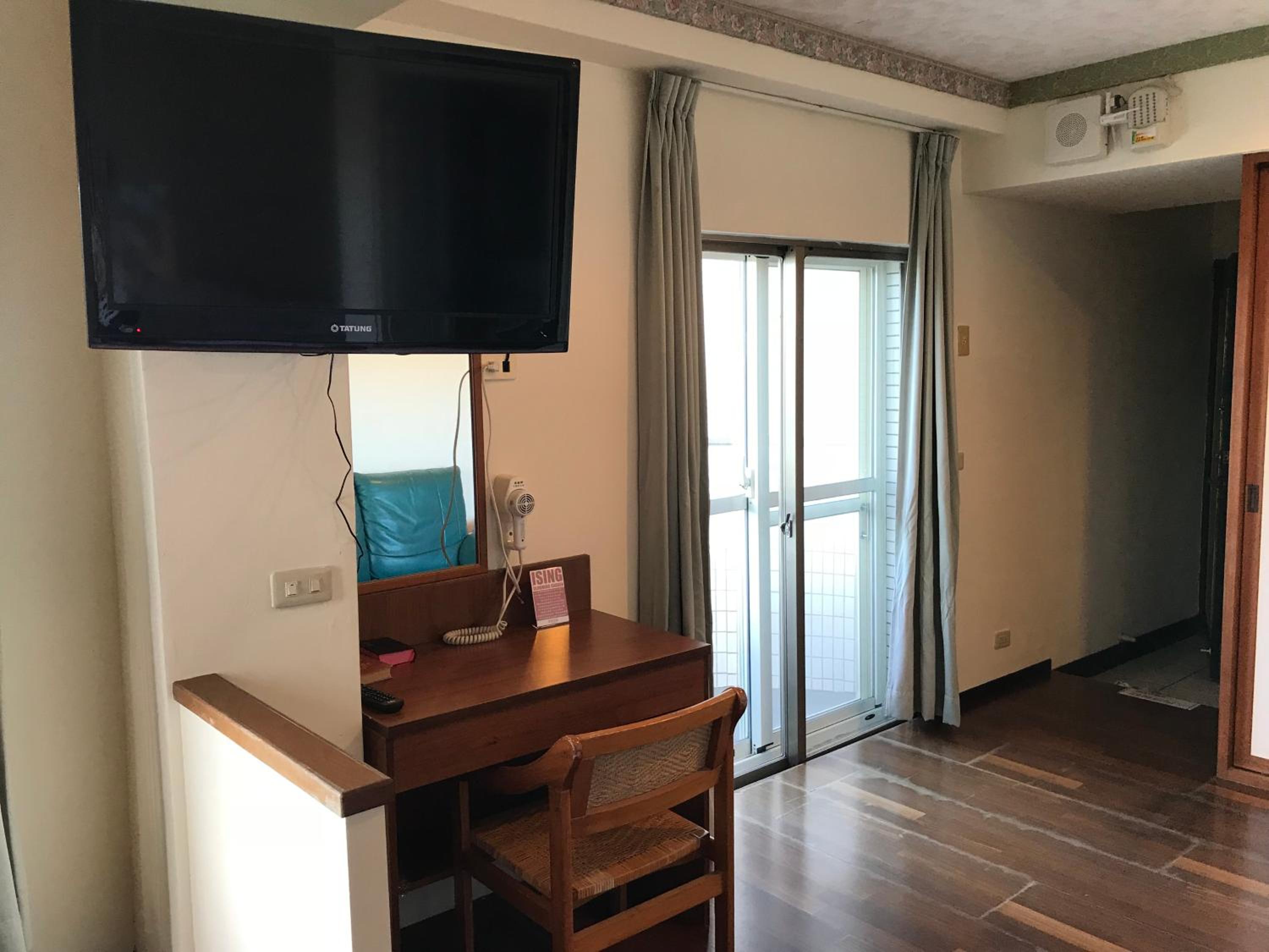 ISING HOTEL