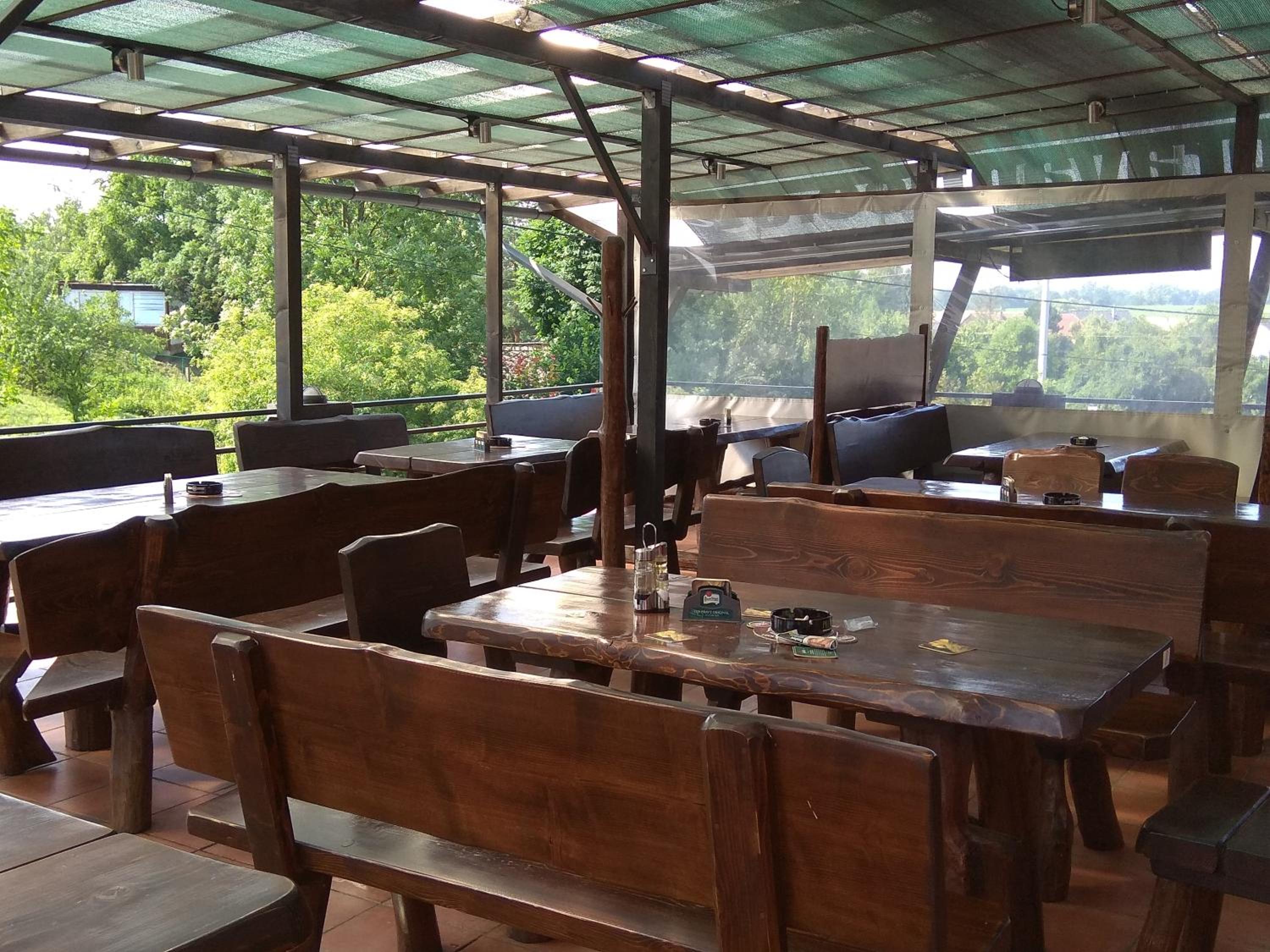 Penzion a Motobar Bravantice