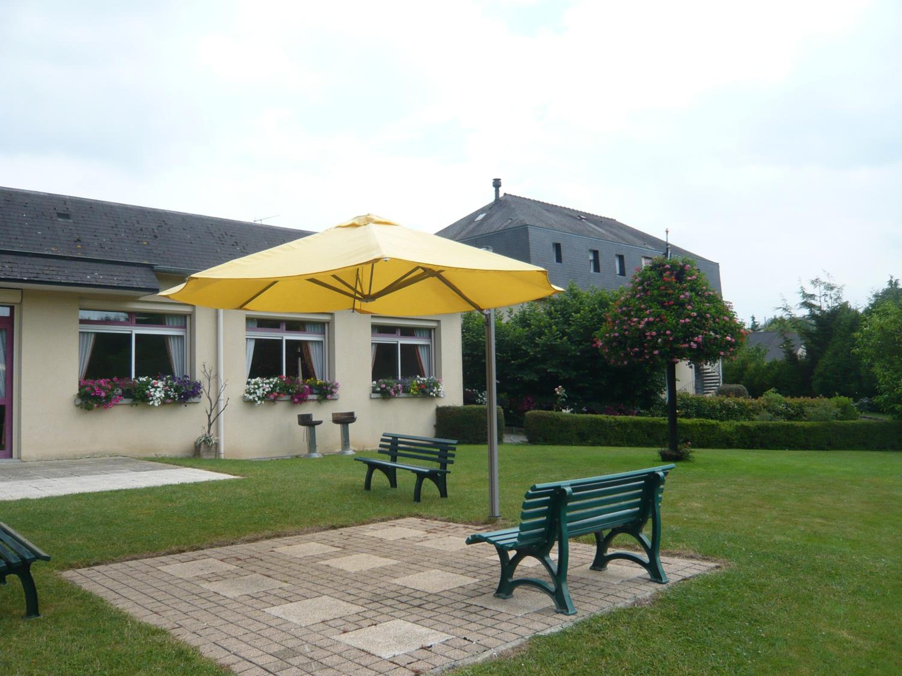 outdoor BBQ area