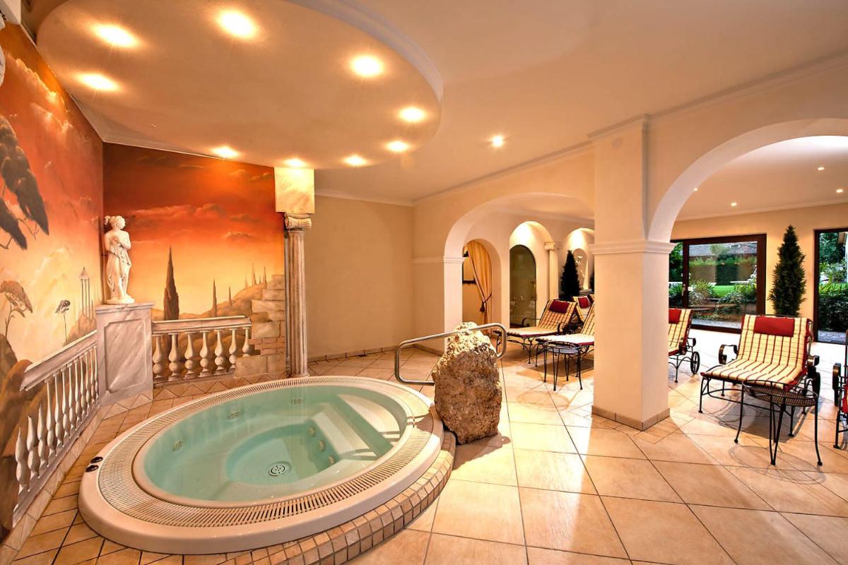 Jacuzzi