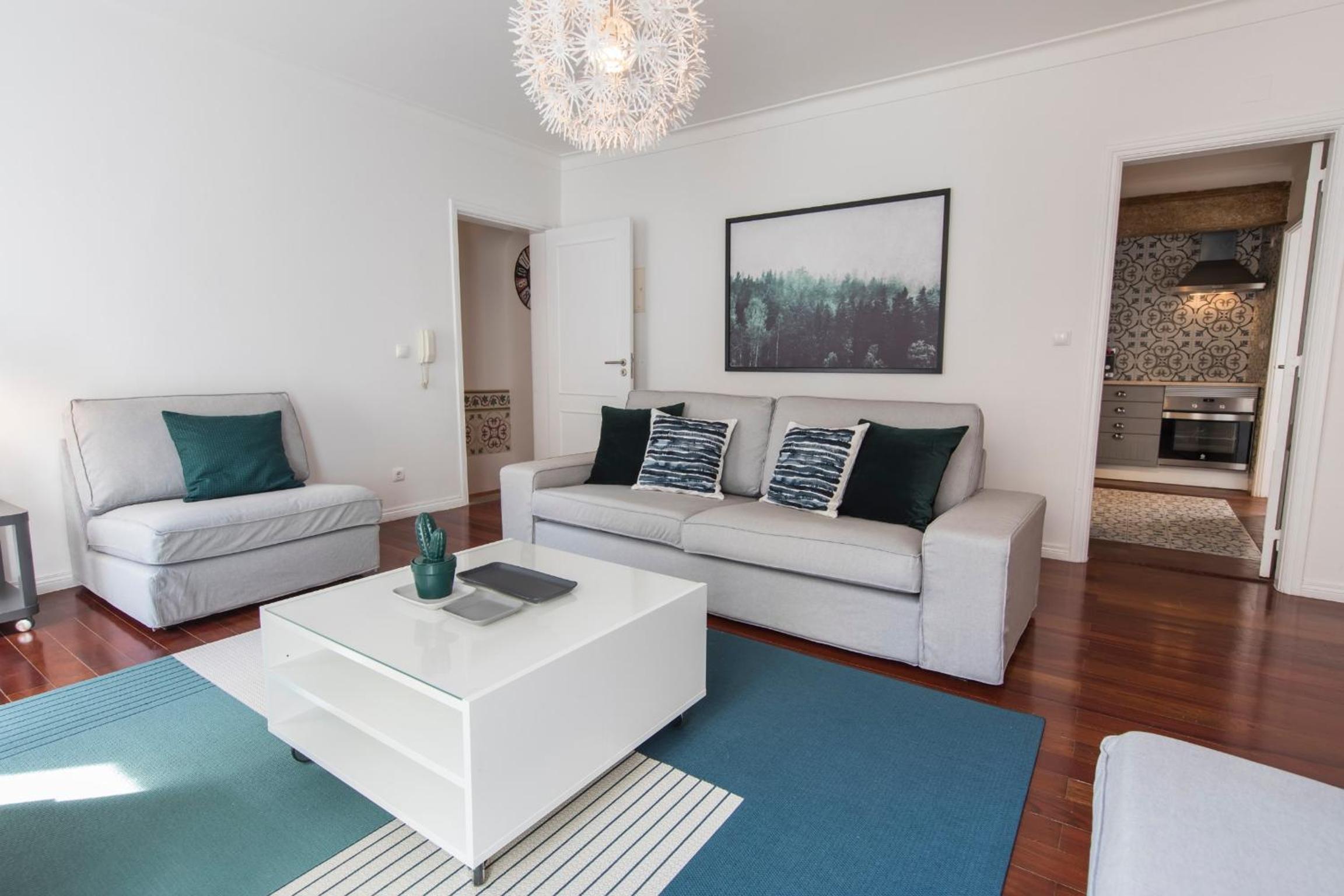 Bica Patio 3BDR Duplex by LovelyStay view 2