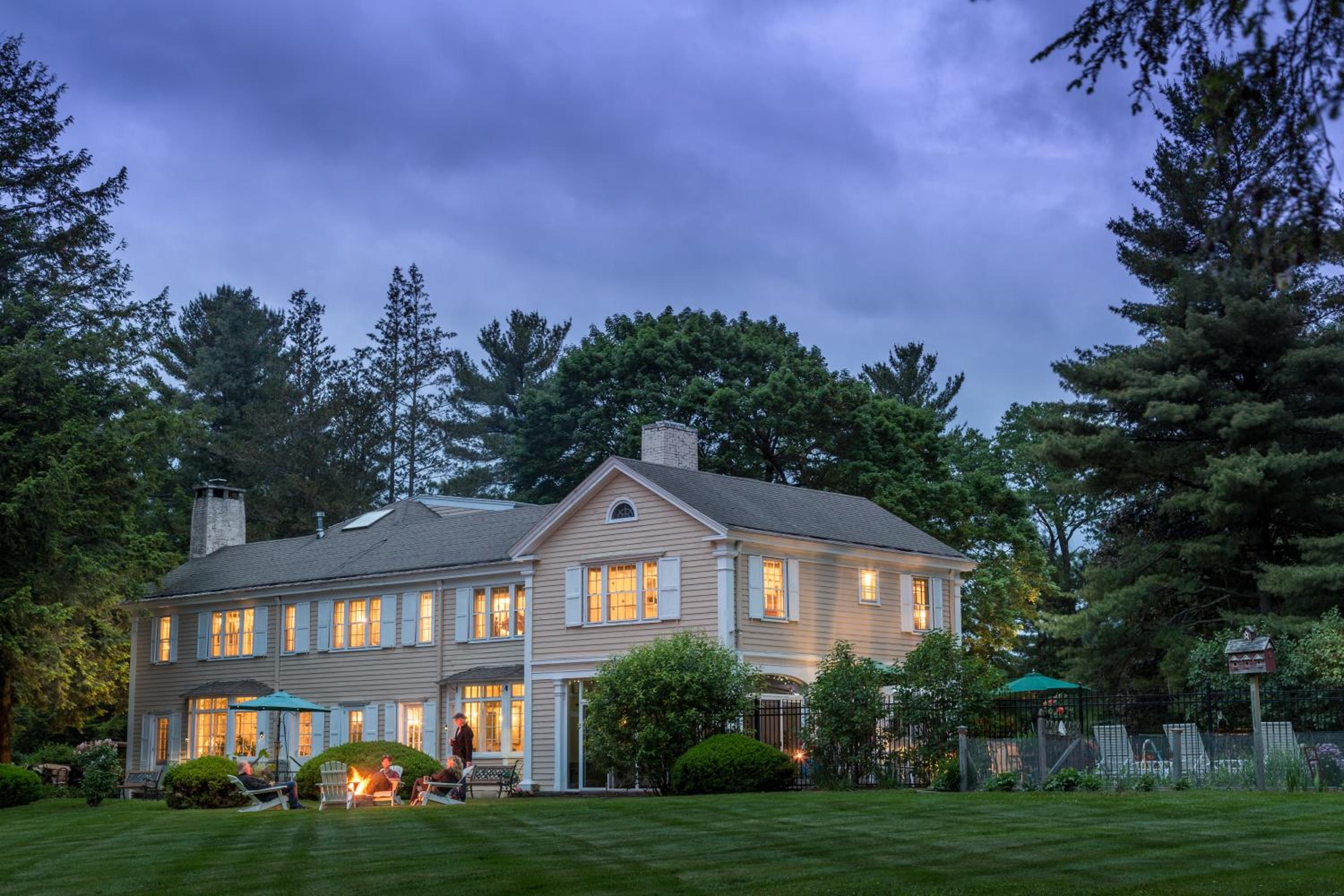 Hotel Devonfield Inn