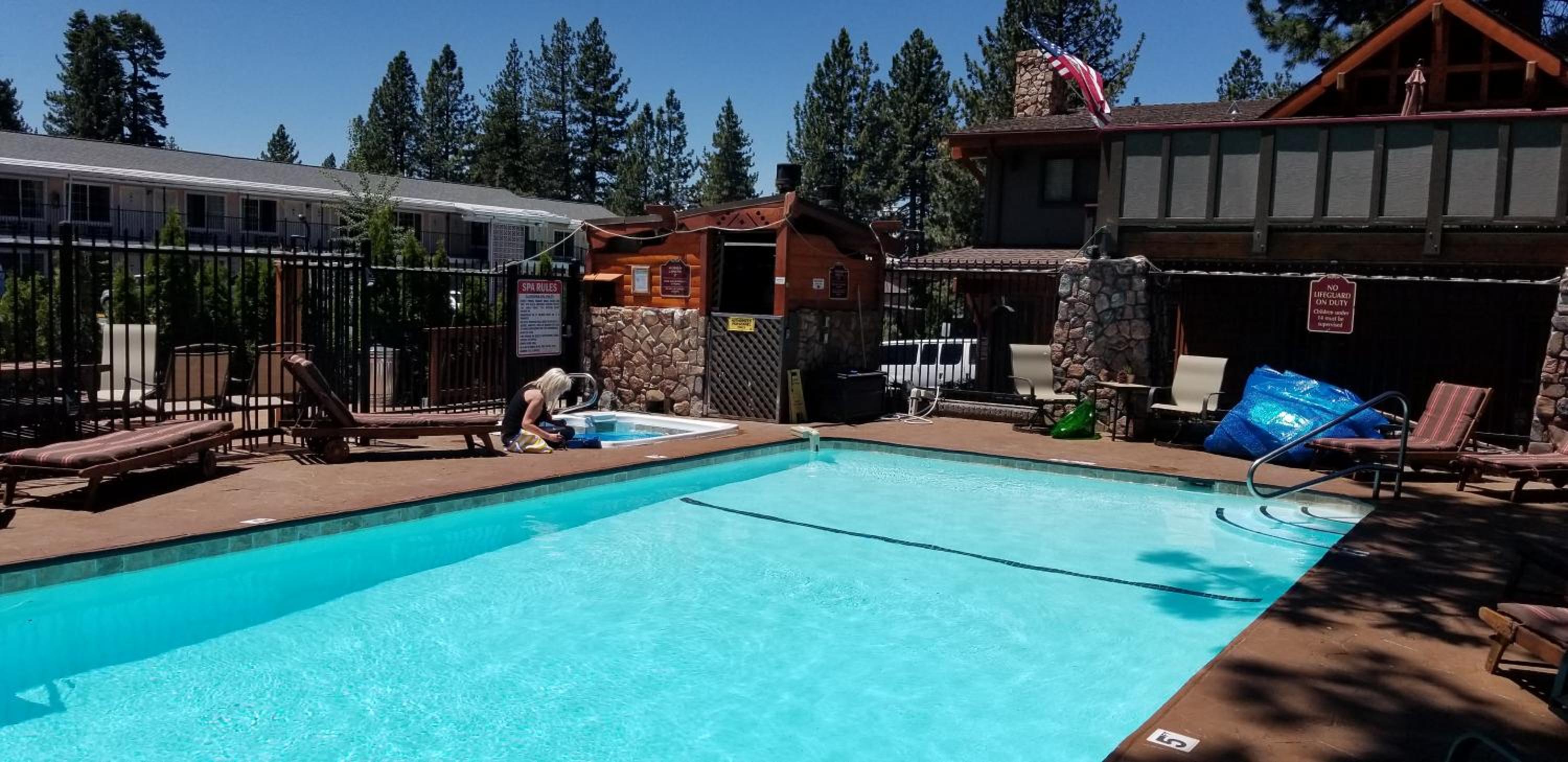 Gondola Lodge with 5-dollar Beach Voucher