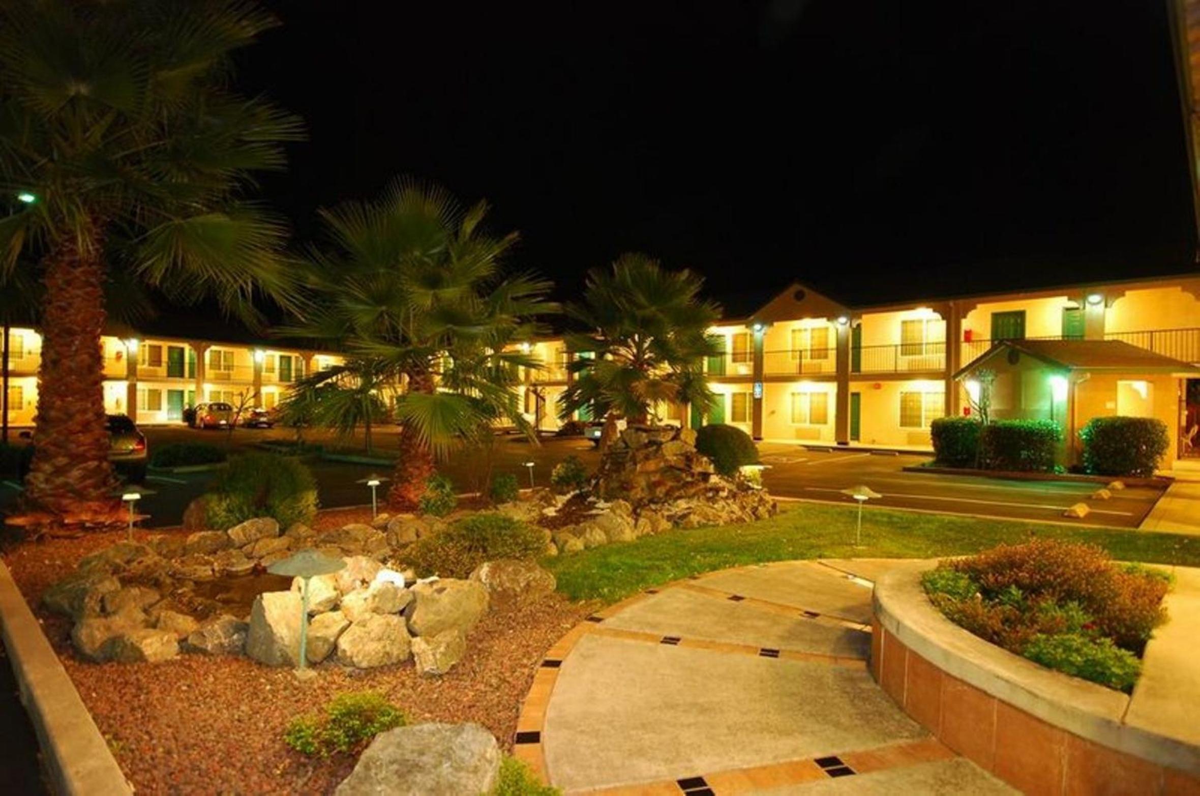 Cloverdale Wine Country Inn & Suites view 5