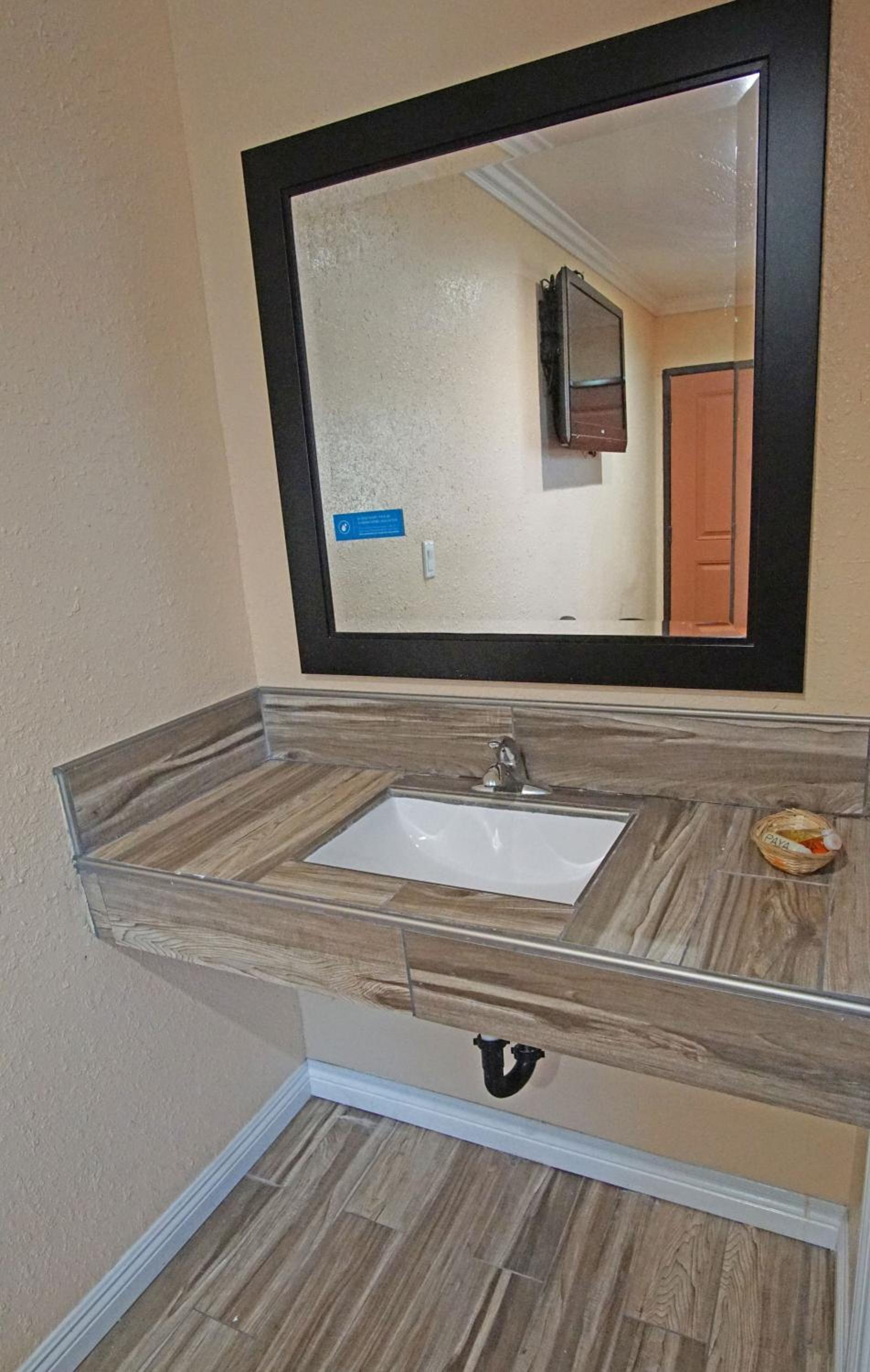 Rosa Bell Motel - Los Angeles