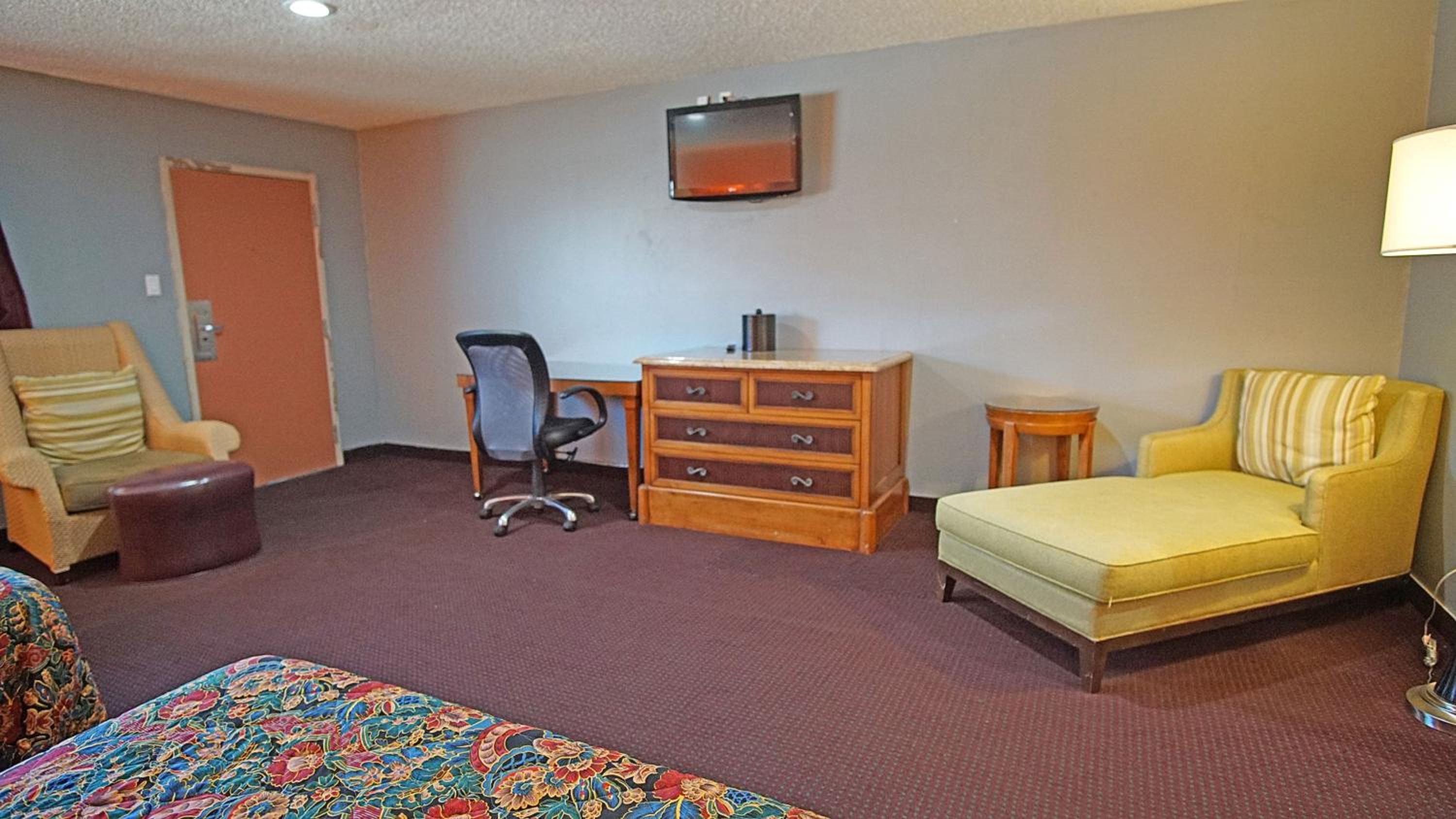 Los Angeles Inn & Suites - LAX
