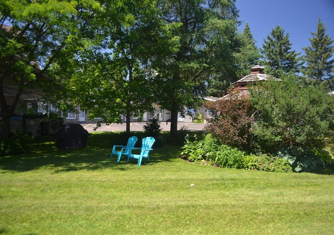 Stratford Suburban Motel