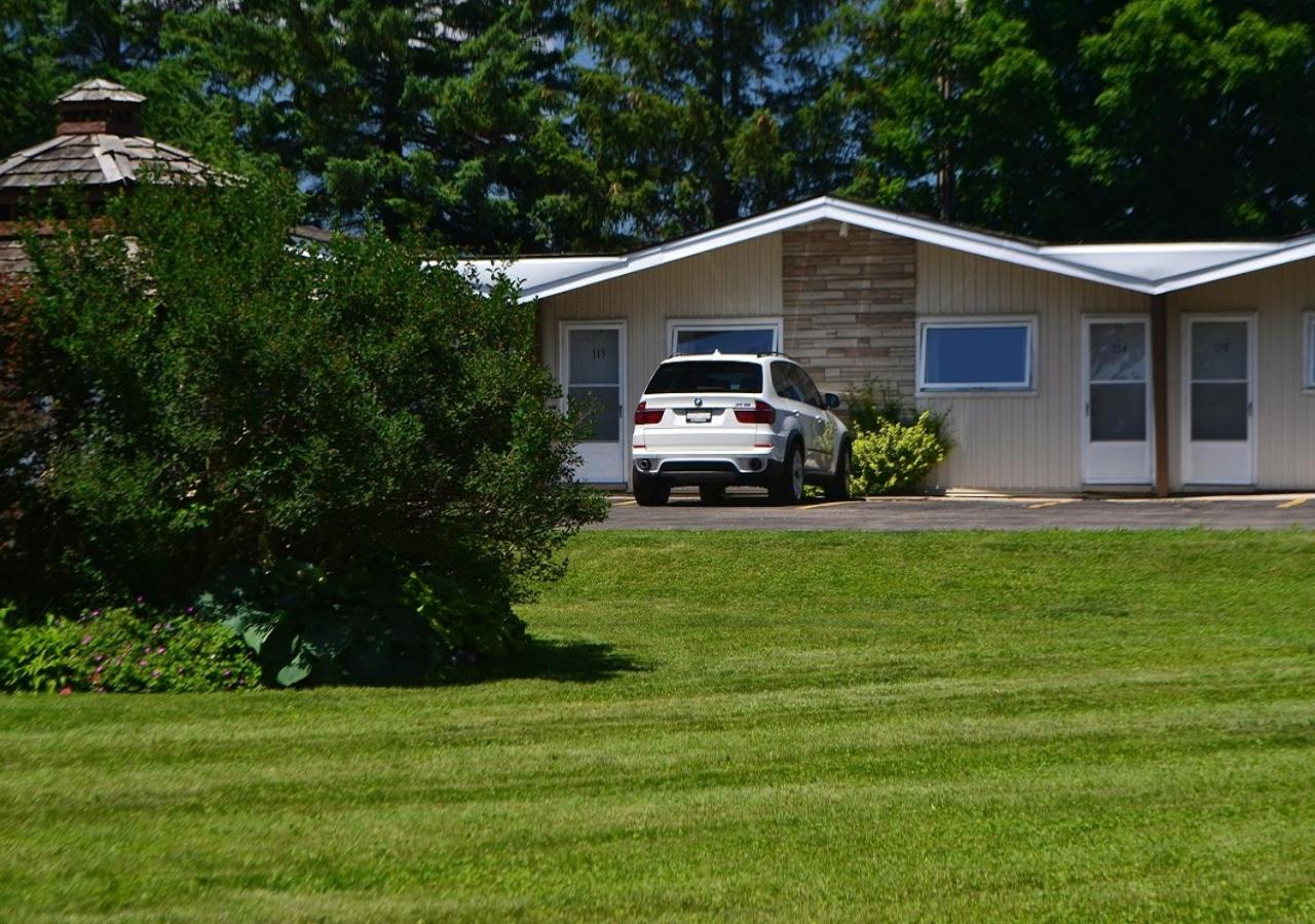 Stratford Suburban Motel