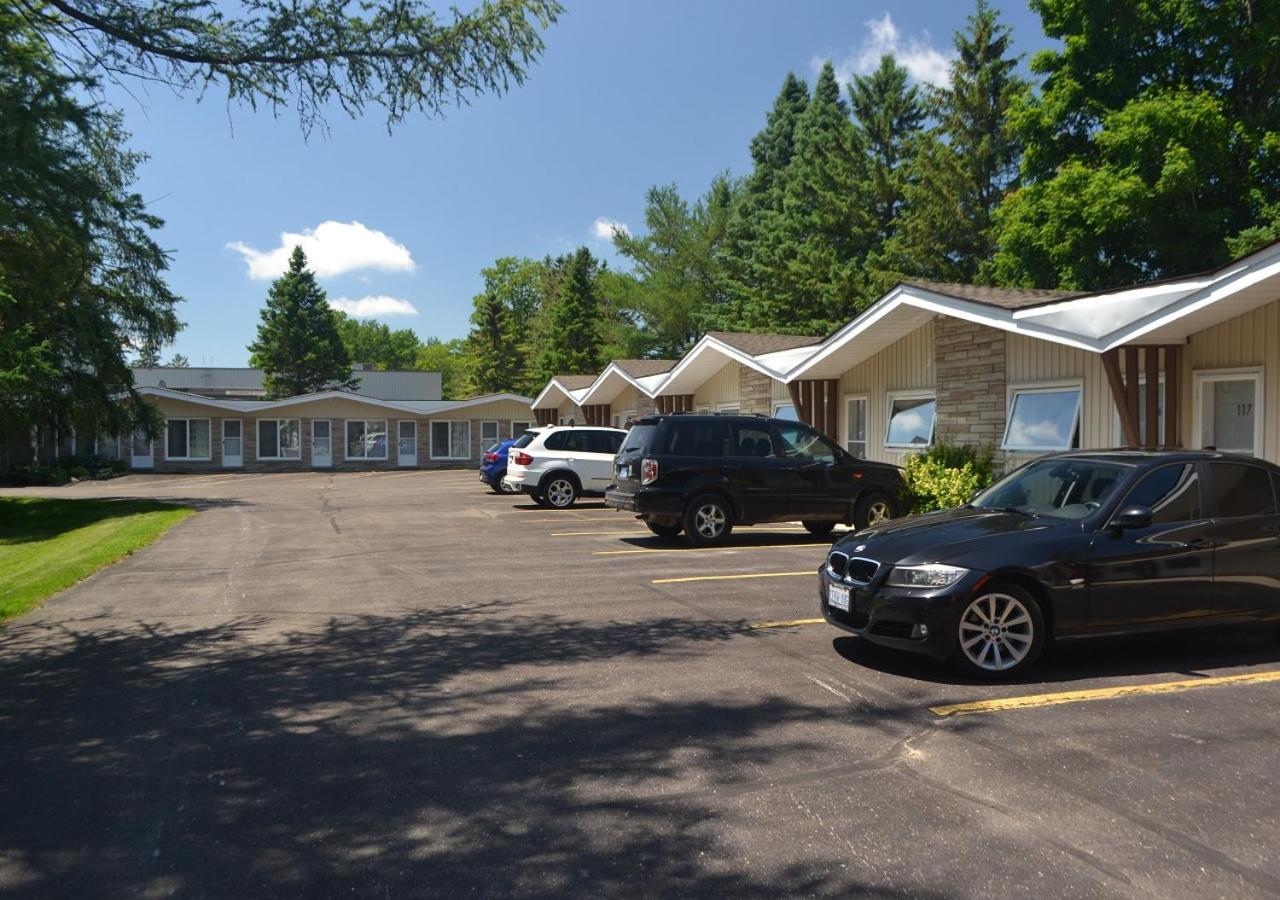 Stratford Suburban Motel