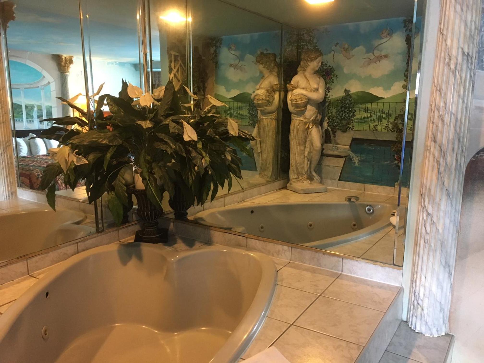 Pleasantville Vacations - Deluxe Inn - Property Image 3