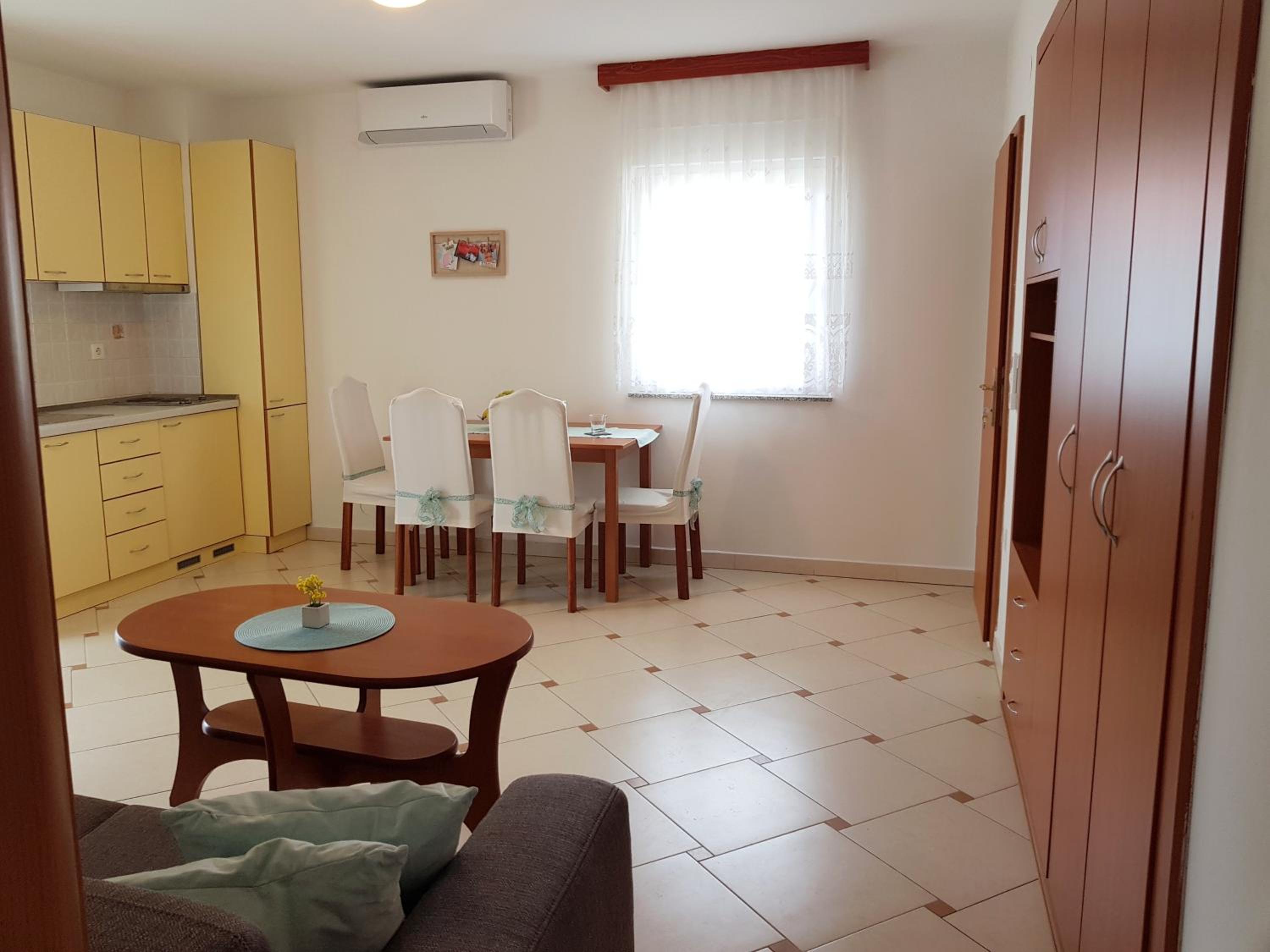 Apartments Mrkonja