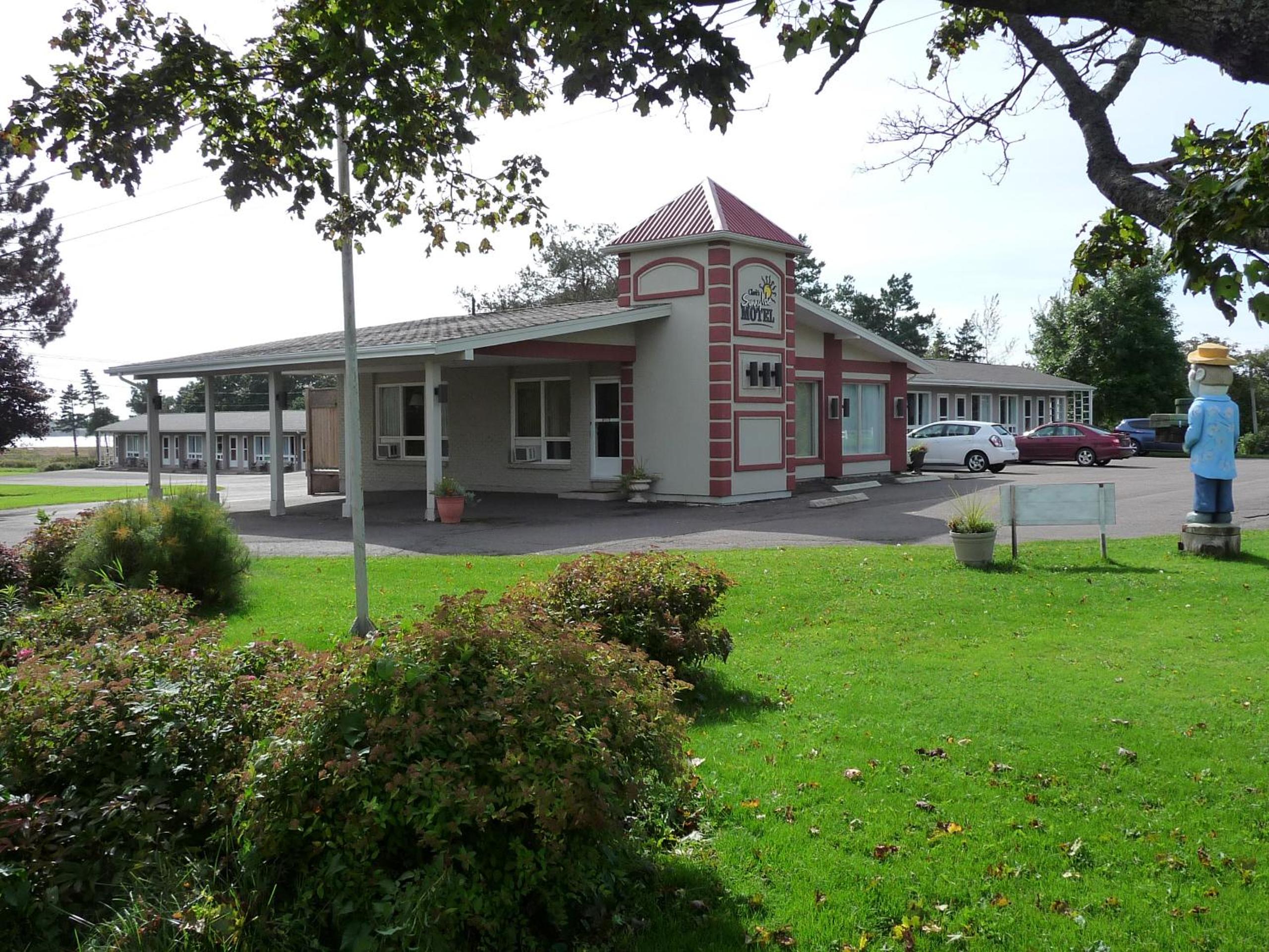 Summerside Vacations - Sunny Isle Motel - Property Image 1