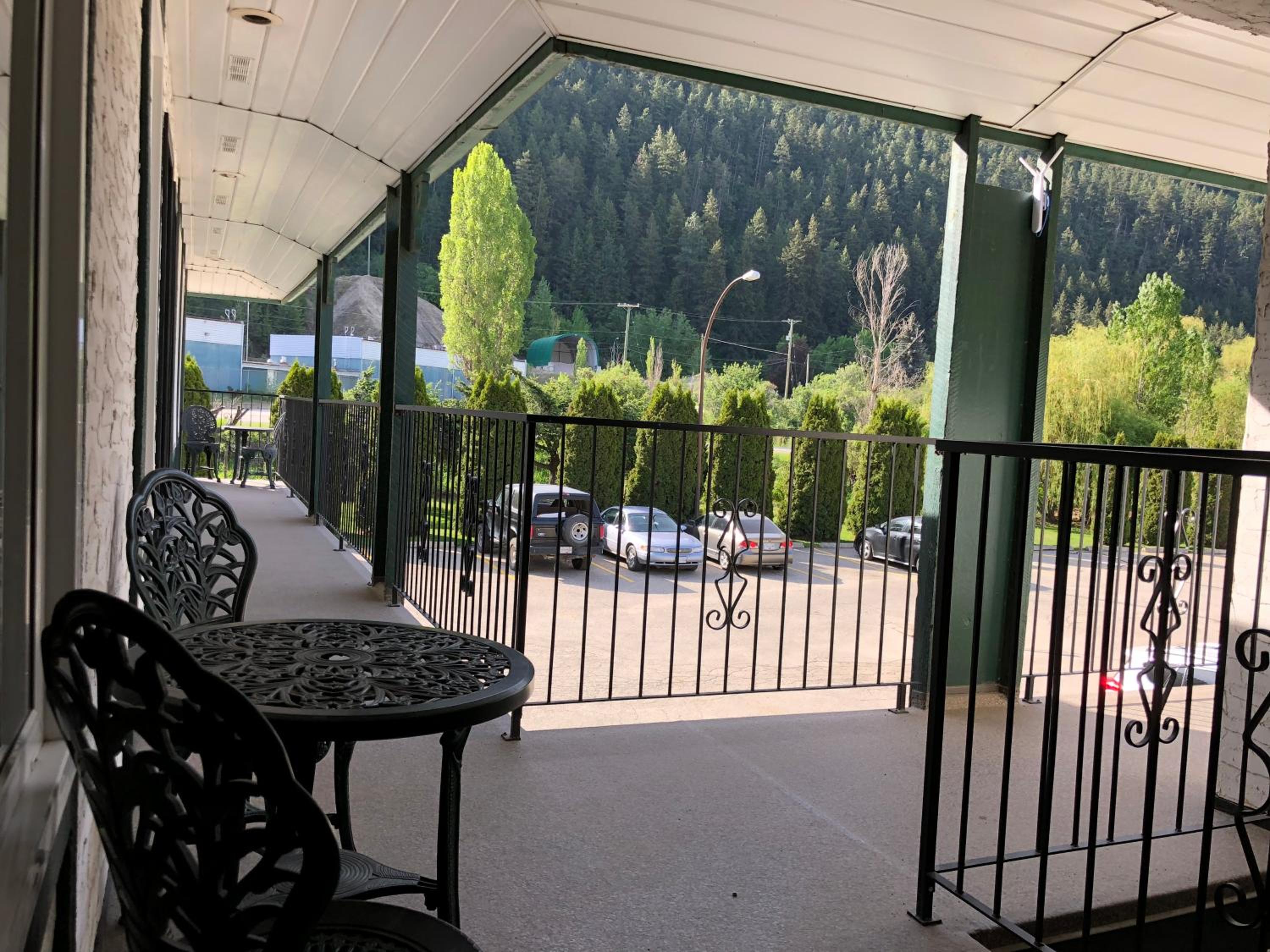 Chase Country Inn