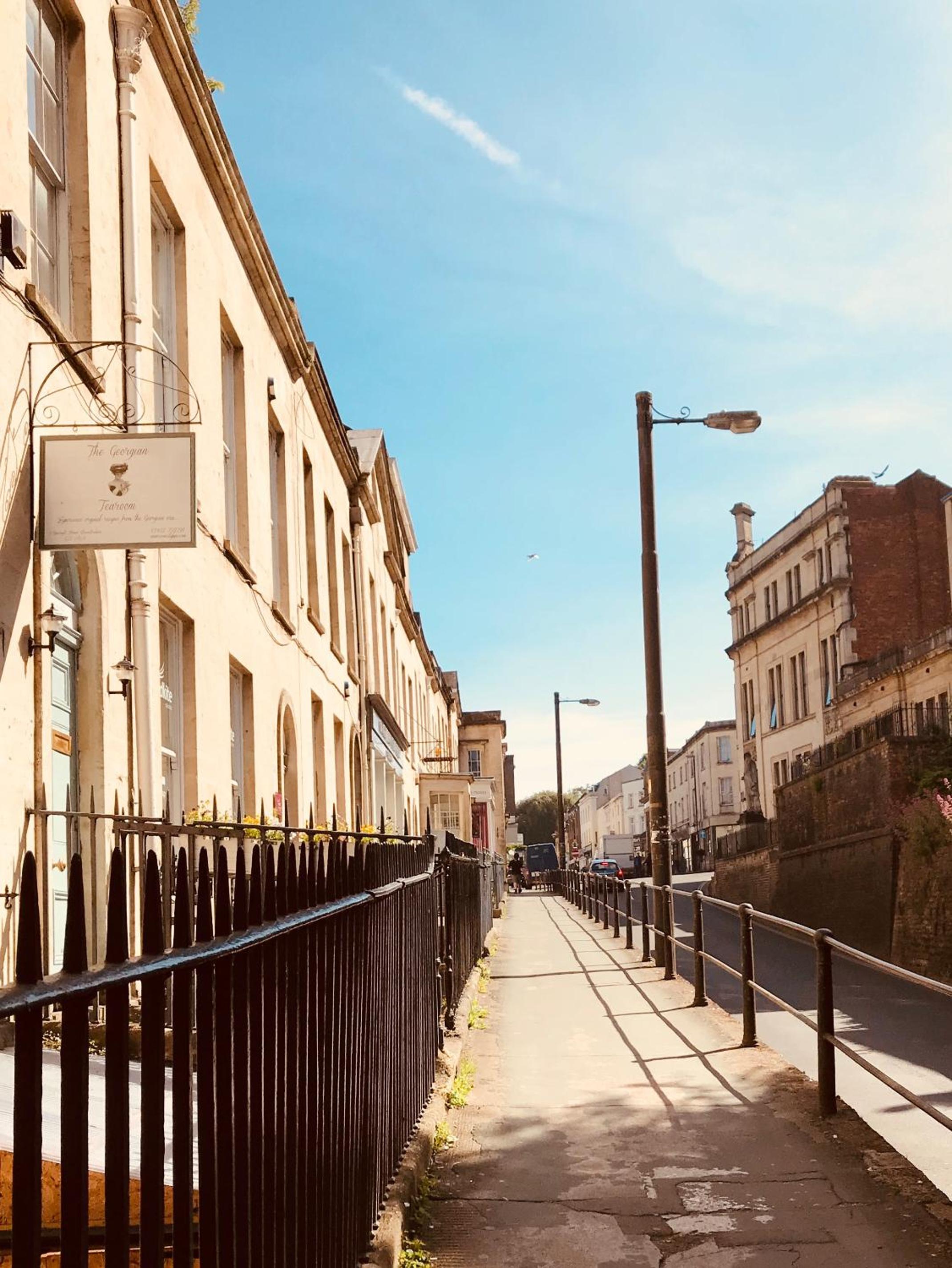 Stroud Vacations - Upper Highview - Self Catering Apartment, fpventures Stroud - Property Image 12