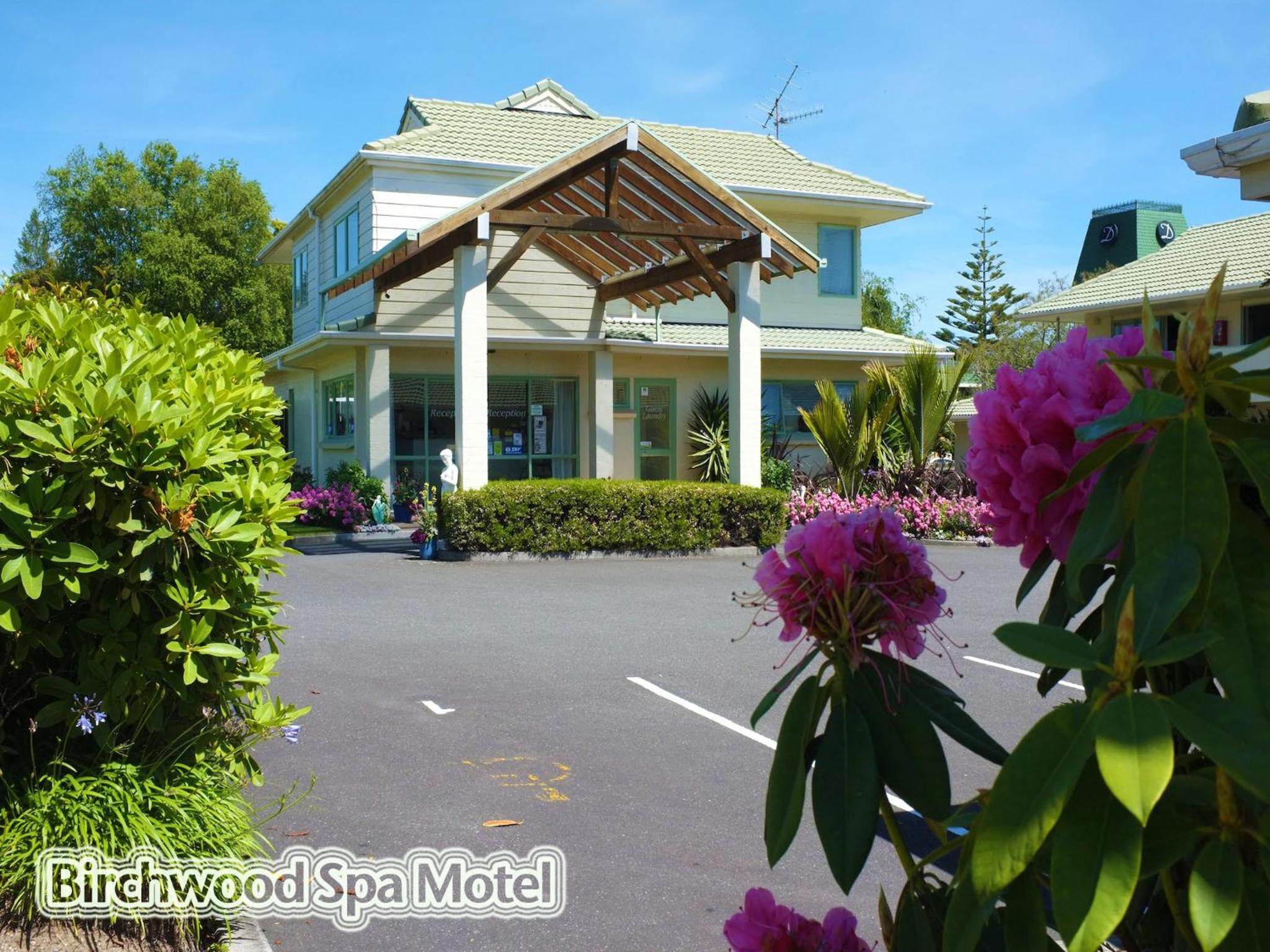 Birchwood Spa Motel