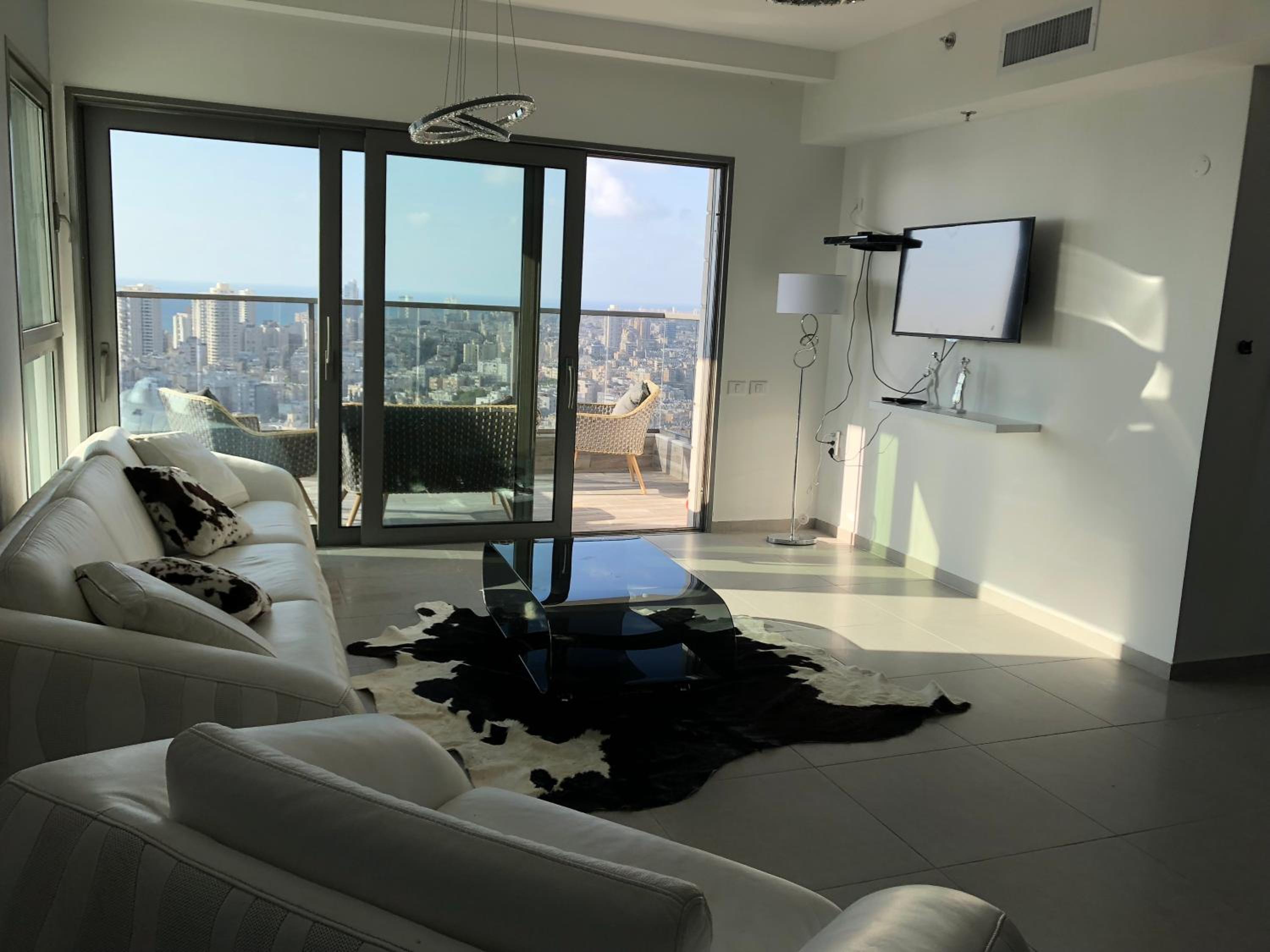 Apartment "Style City" With Sea View