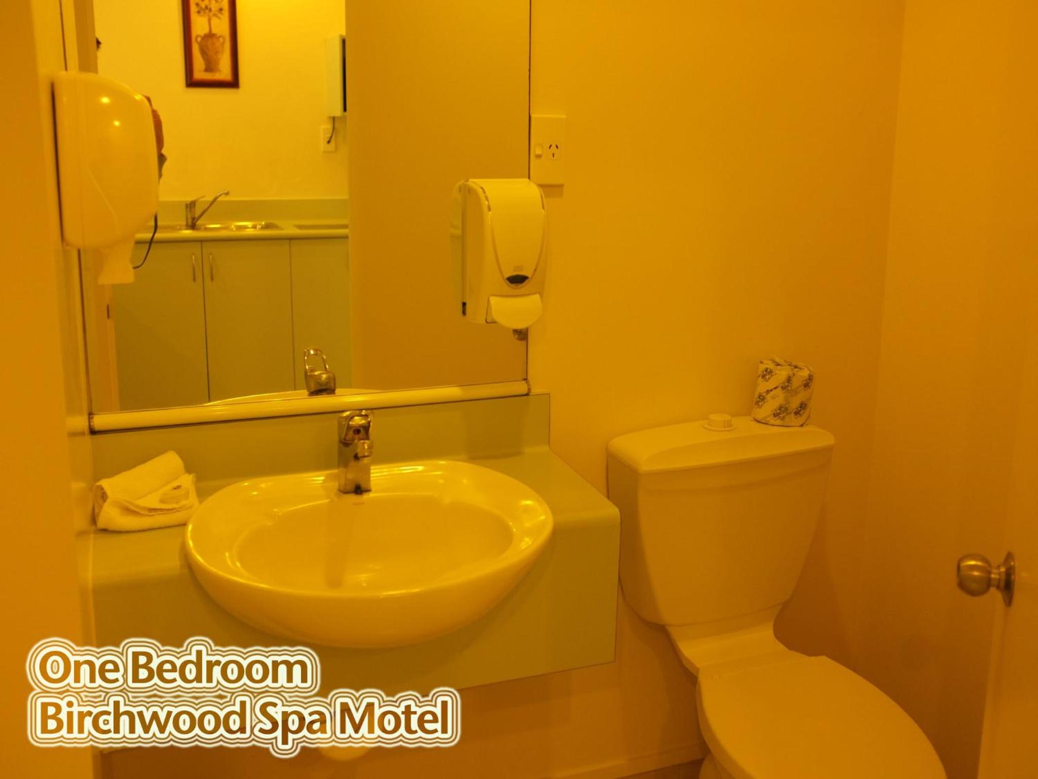 Birchwood Spa Motel