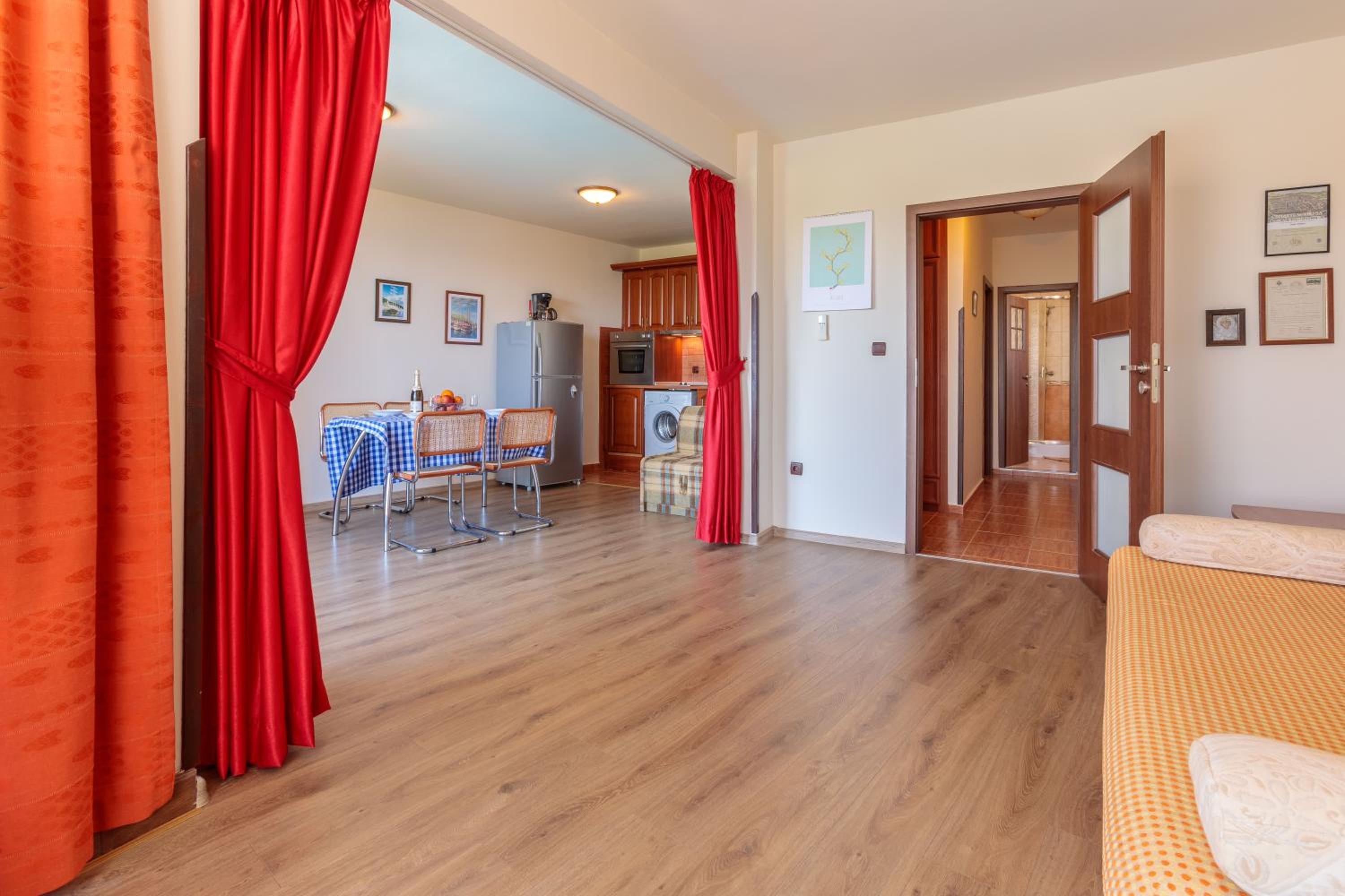 Apartment Sea Shell 1 view 2