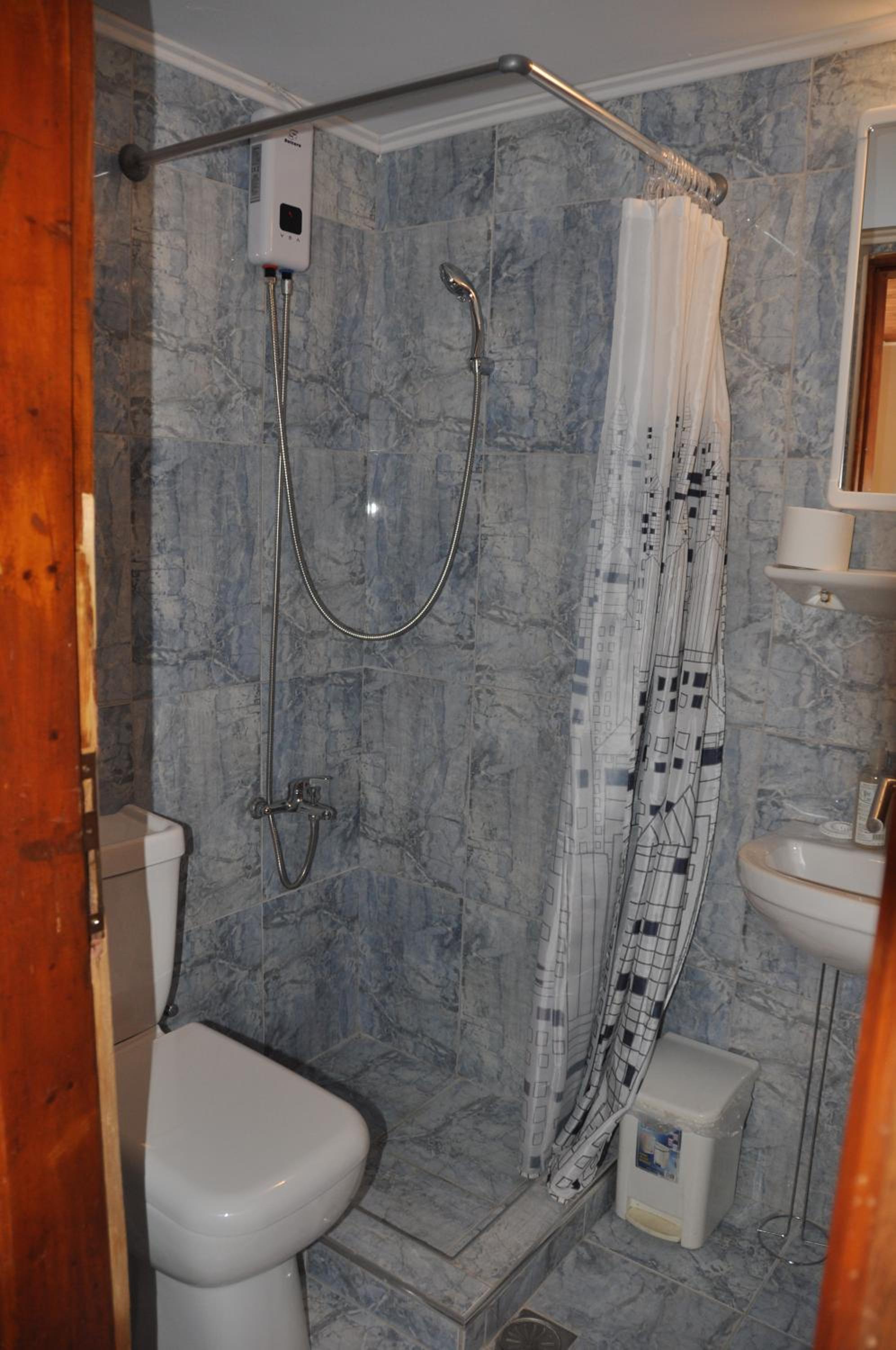 Photo 6