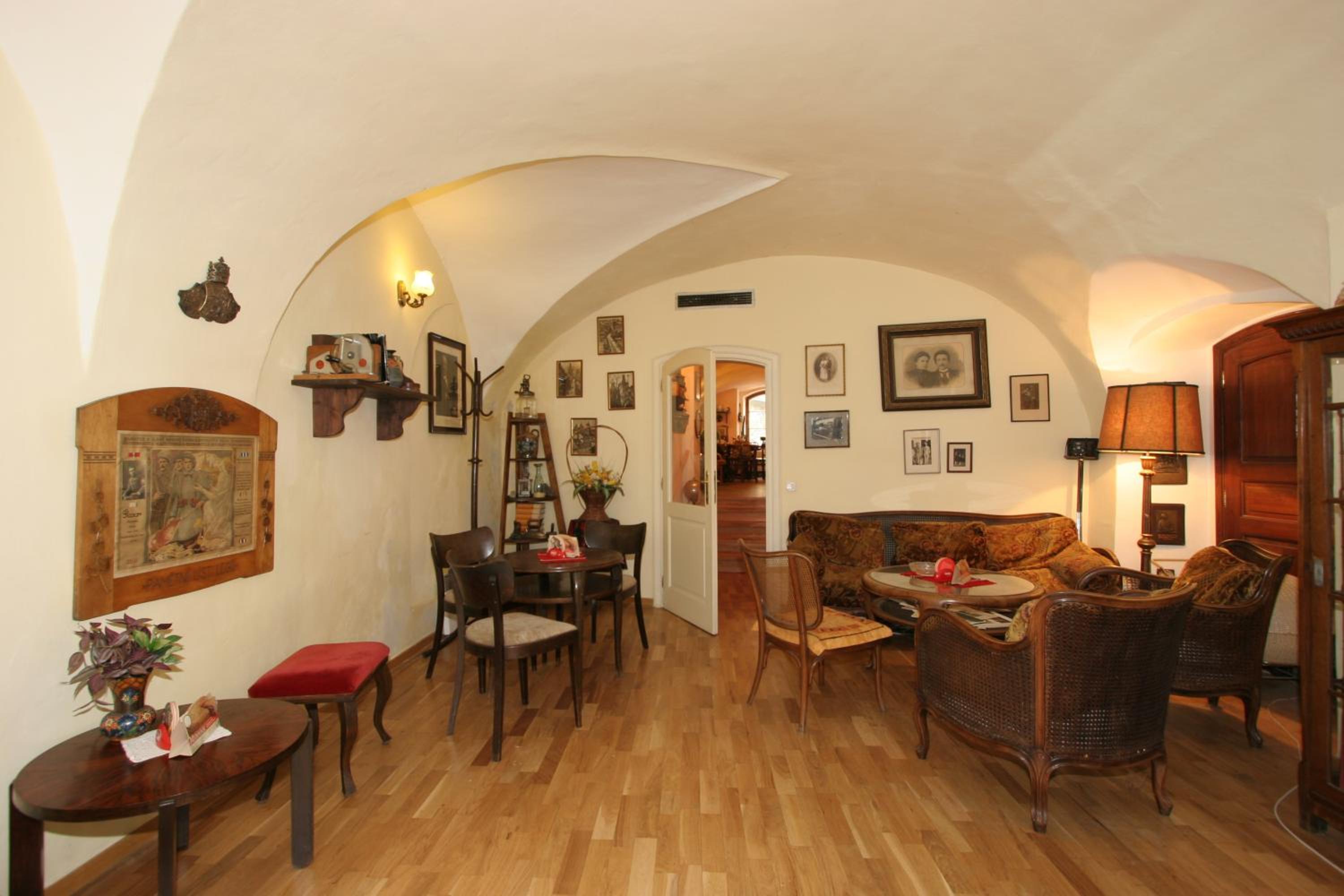Residence Thunovska